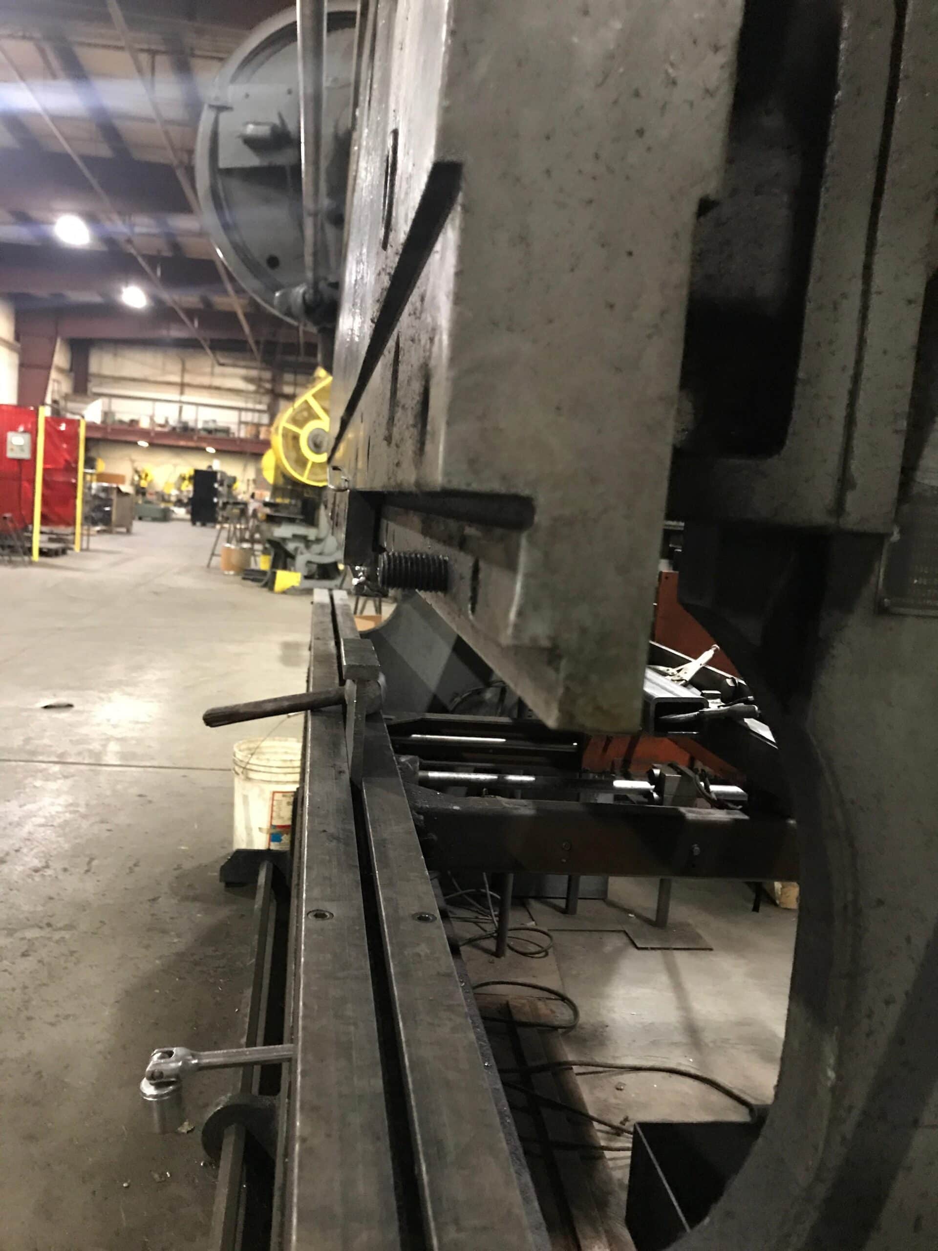 90 Ton x 10' Cincinnati 50B Mechanical Press Brake, 2 Axis Programmable Backgauge - Image 2