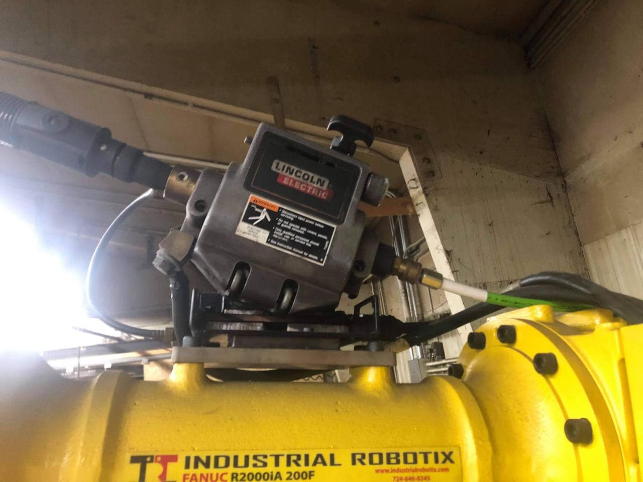 Fanuc R2000iA 200f Robot, 2003- 6 axes, Lincoln Electric Power Wave, Transformer - Image 6