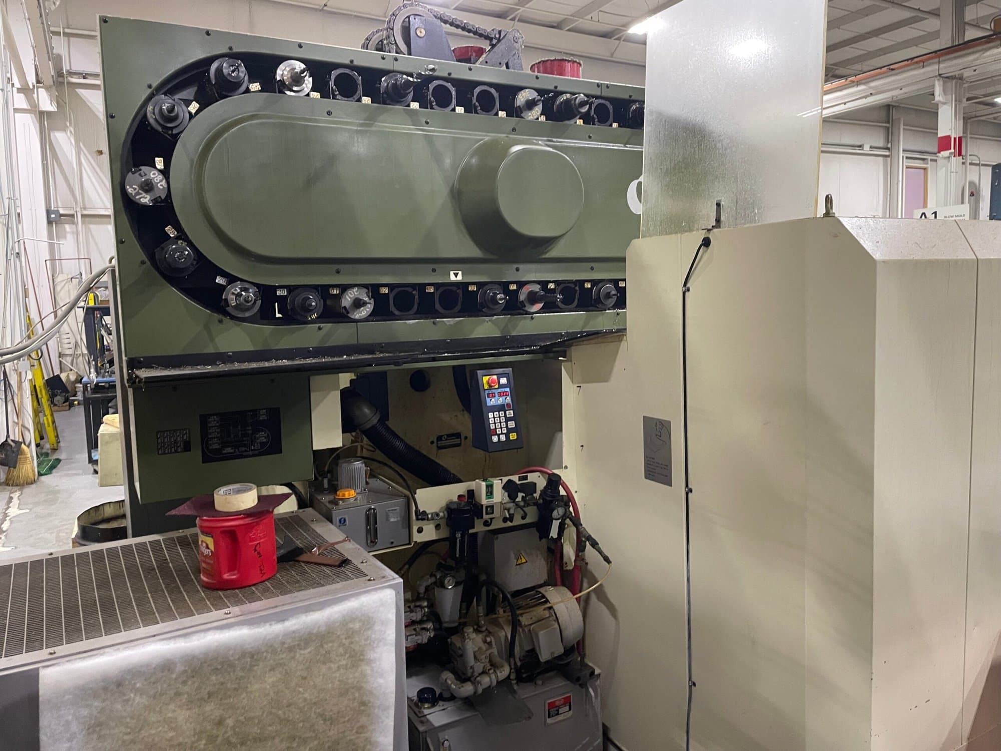 Makino GF6 Vertical Machining Center 2000 - Pro 3 Control - Image 6