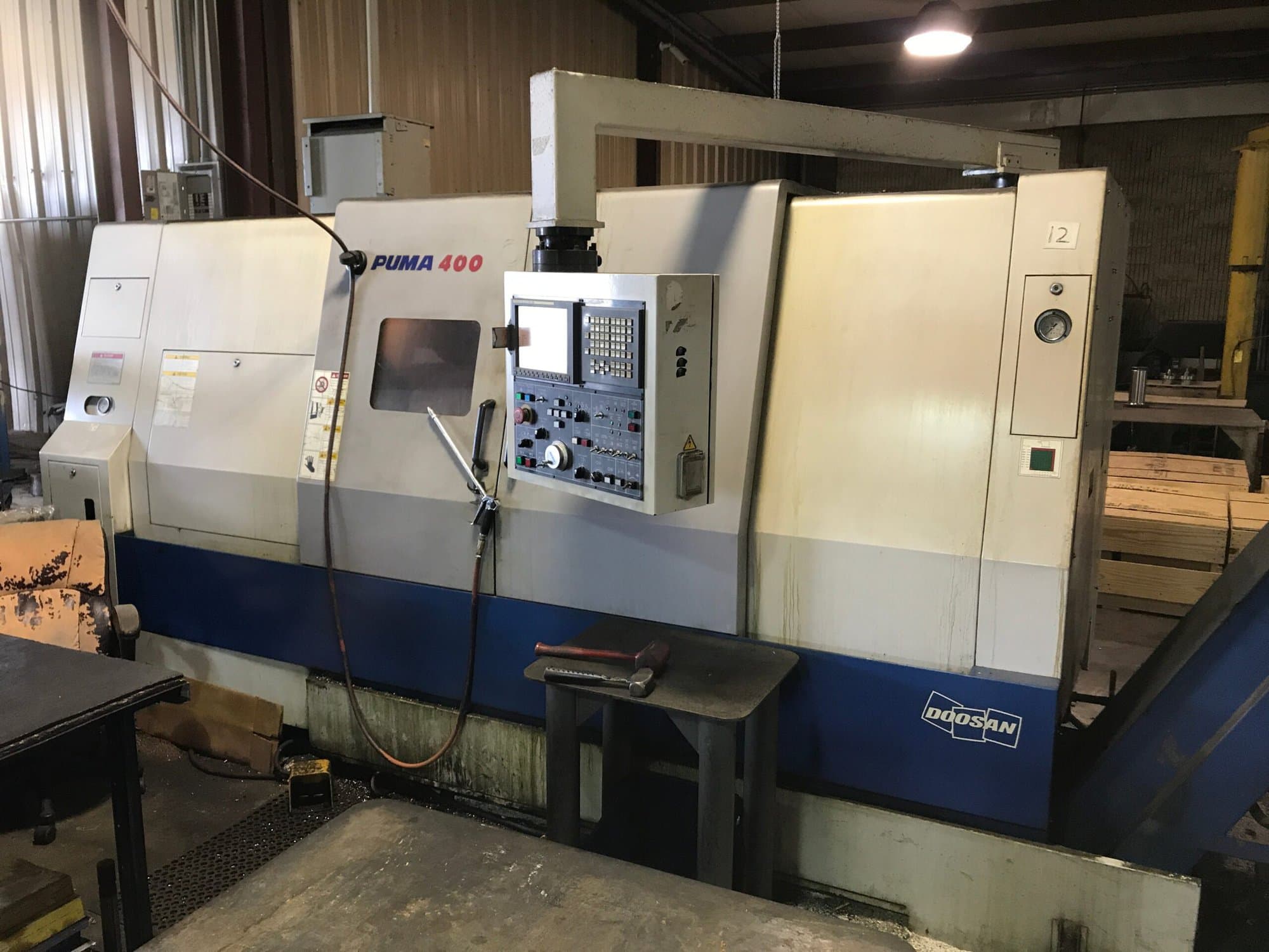 Doosan Puma 400C CNC Lathe, 2007 - Tailstock, Chip Conveyor - Image 3