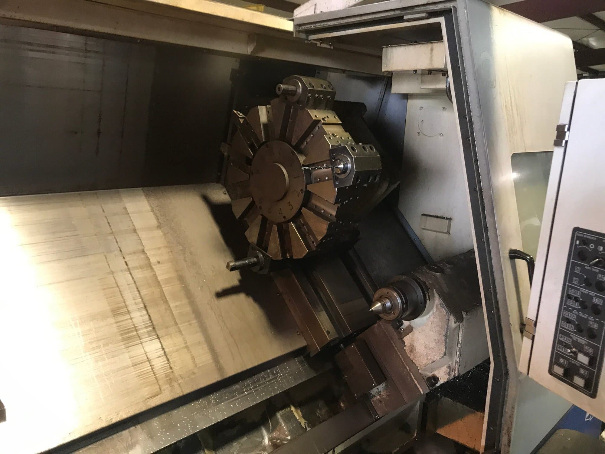 Doosan Puma 400C CNC Lathe, 2007 - Tailstock, Chip Conveyor - Image 10