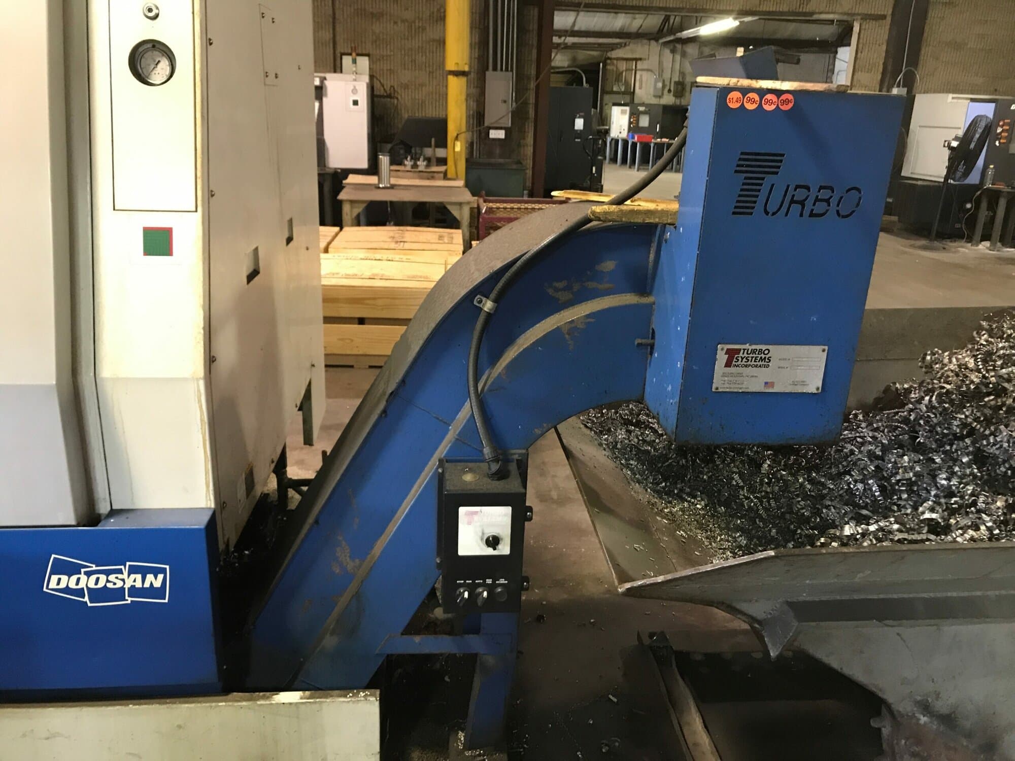 Doosan Puma 400C CNC Lathe, 2007 - Tailstock, Chip Conveyor - Image 13