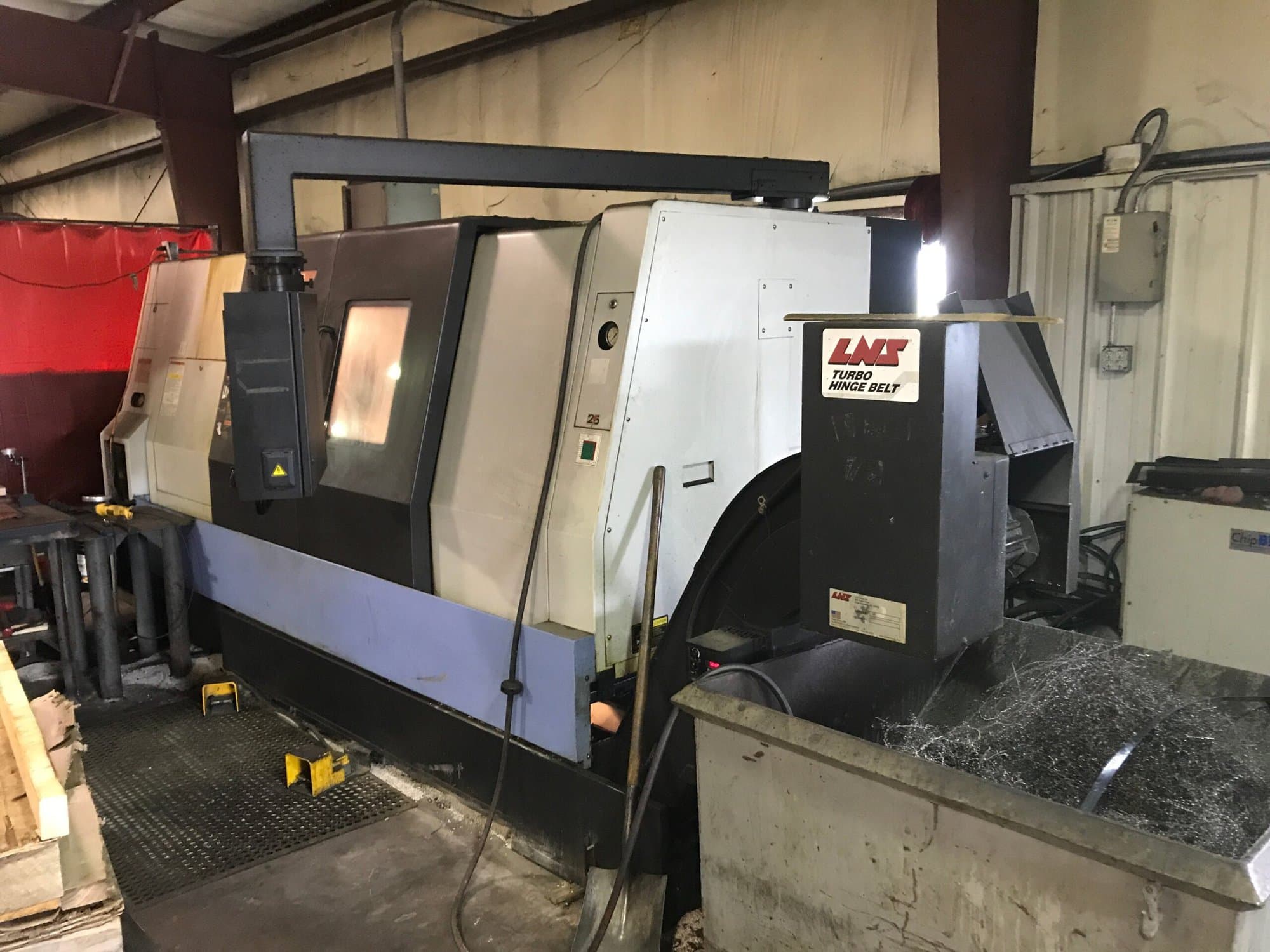 Doosan Puma 400C CNC Lathe, 2009 - Tailstock, Chip Conveyor, 15.75" Chuck - Image 8