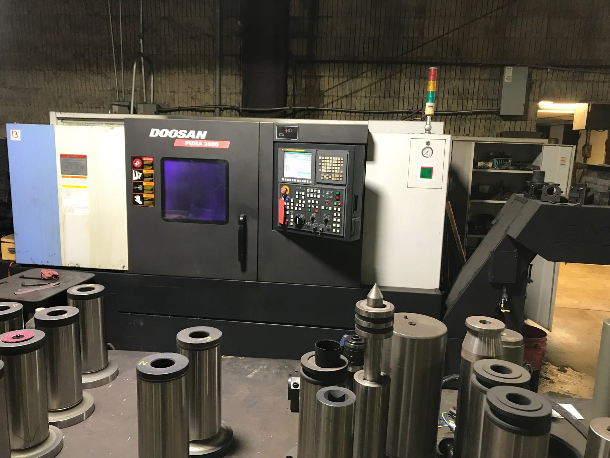 Doosan Puma 2600 CNC Lathe, 2013 - Tailstock, Chip Conveyor, Tool Setter - Image 4