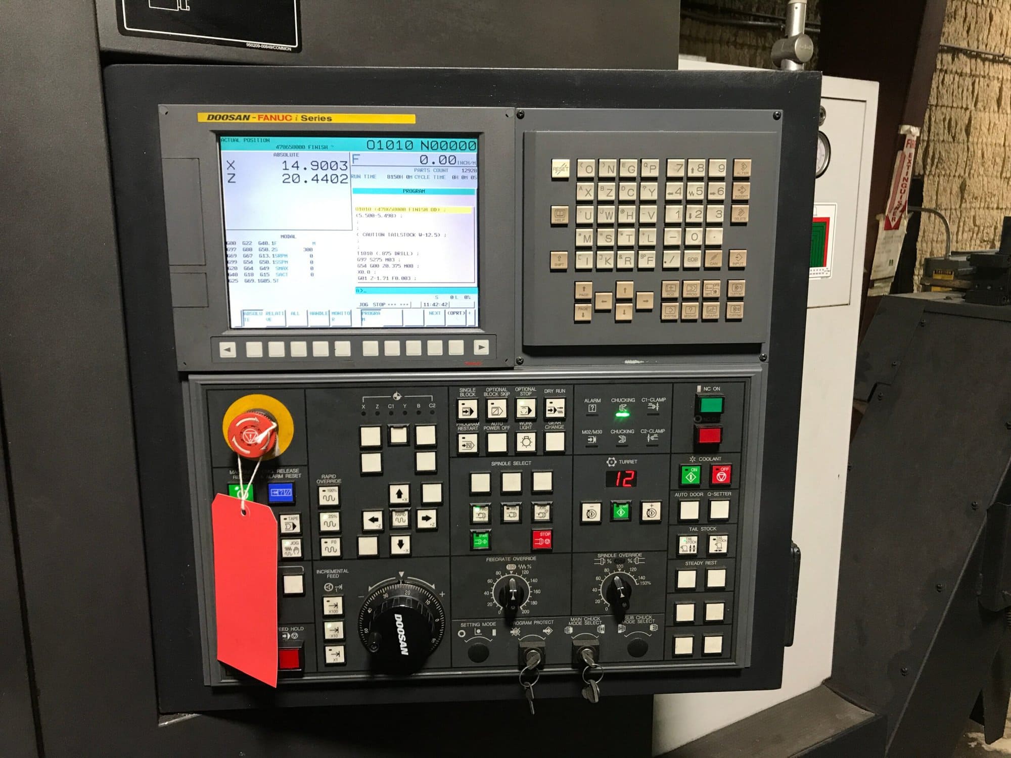 Doosan Puma 2600 CNC Lathe, 2013 - Tailstock, Chip Conveyor, Tool Setter - Image 13