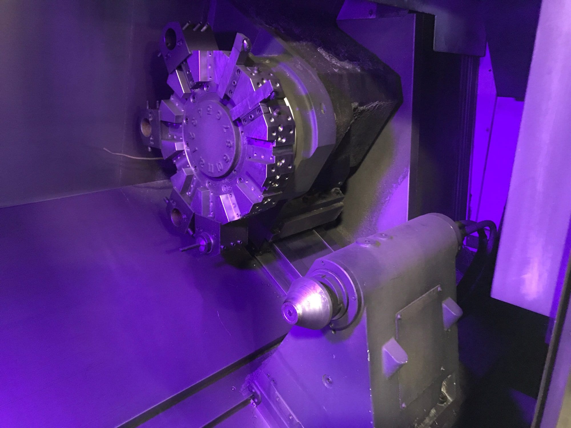 Doosan Puma 2600 CNC Lathe, 2013 - Tailstock, Chip Conveyor - Image 7