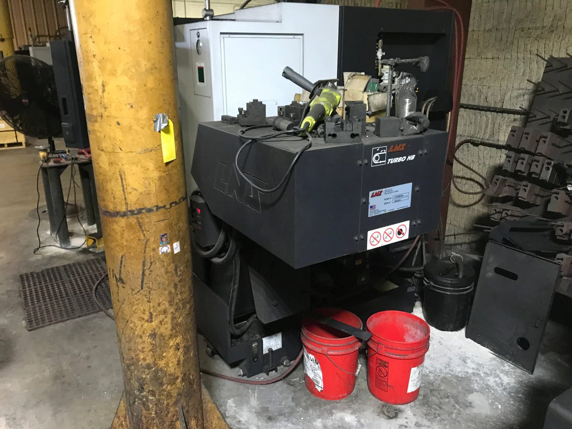 Doosan Puma 2600 CNC Lathe, 2013 - Tailstock, Chip Conveyor - Image 3