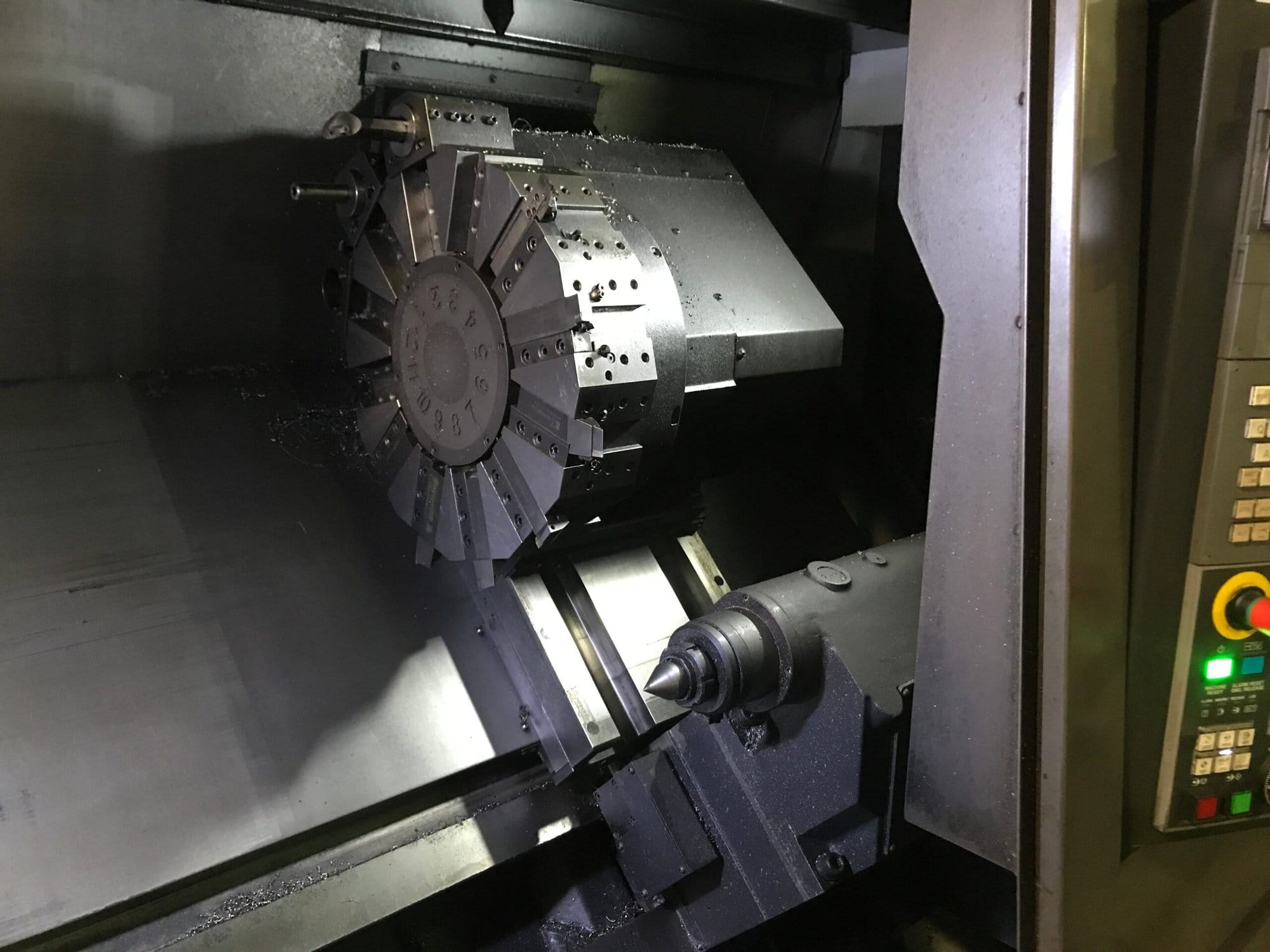 Doosan Puma 4100B CNC Lathe, 2015 - Tailstock, Chip Conveyor, Tool Setter - Image 10
