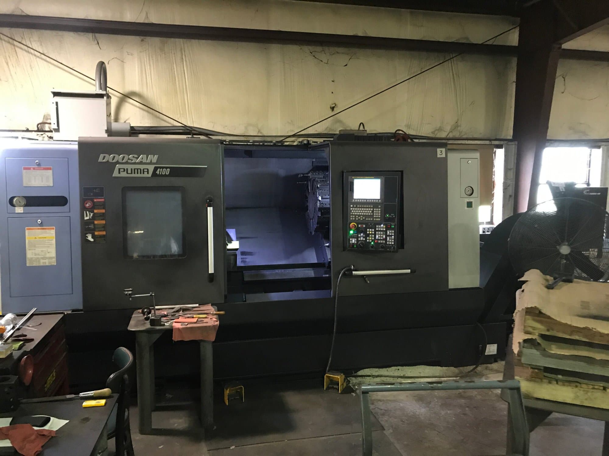 Doosan Puma 4100B CNC Lathe, 2015 - Tailstock, Chip Conveyor, Tool Setter - Image 3