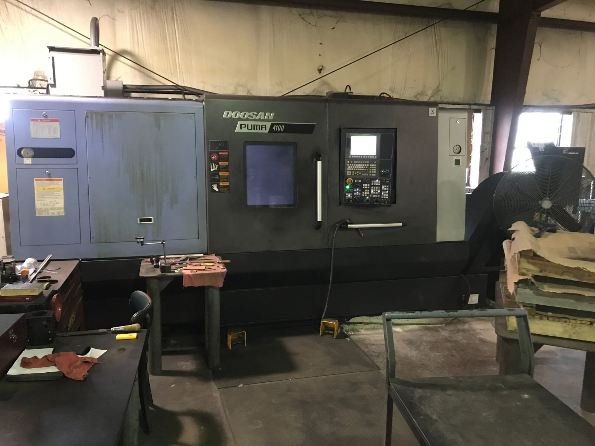Doosan Puma 4100B CNC Lathe, 2015 - Tailstock, Chip Conveyor, Tool Setter