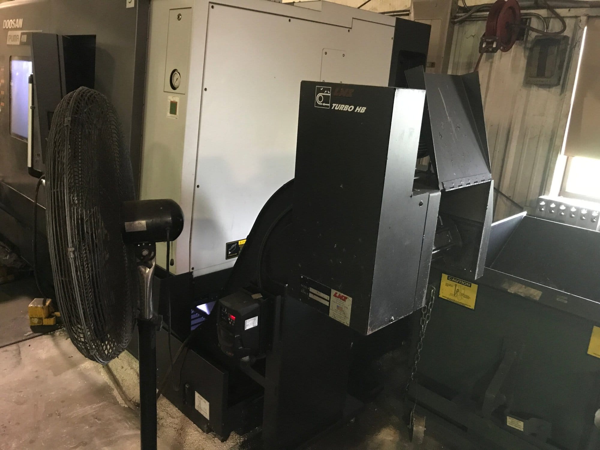 Doosan Puma 4100B CNC Lathe, 2015 - Tailstock, Chip Conveyor, Tool Setter - Image 12