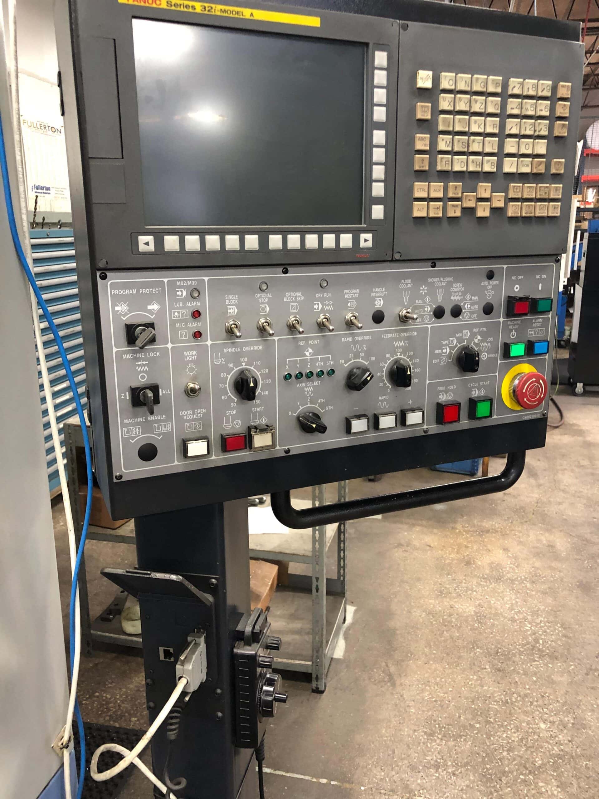 Doosan VC 400 Dual Pallet VMC, 2010 - Through Spindle Coolant - Image 3
