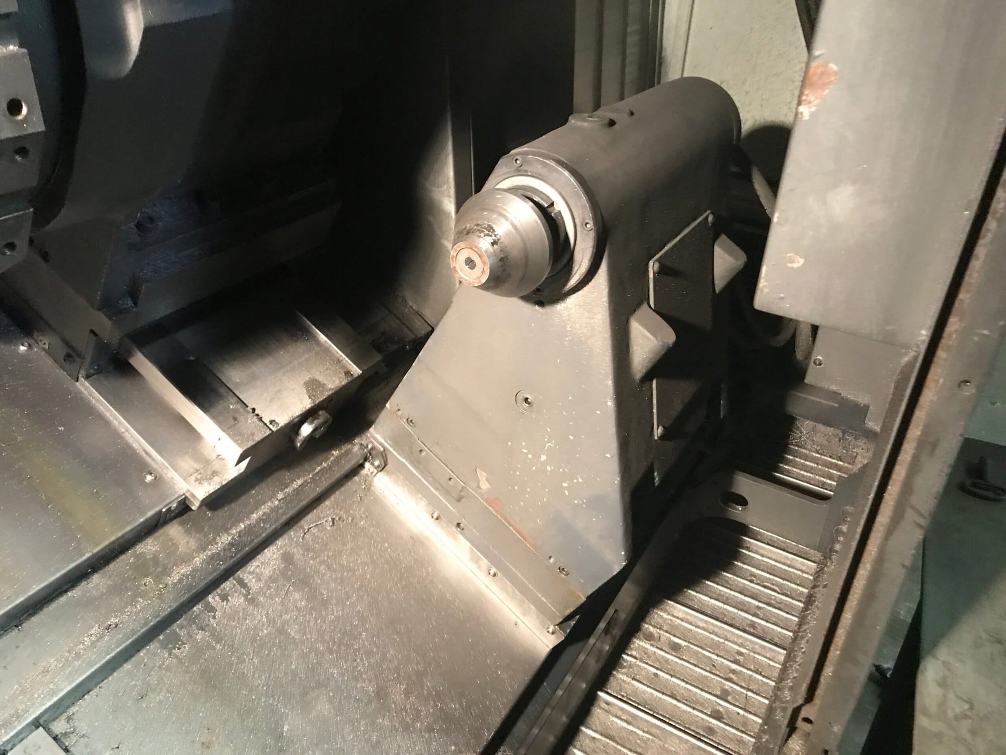 Doosan Puma 2600 CNC Lathe, 2011 - Tailstock, 12" Chuck - Image 10