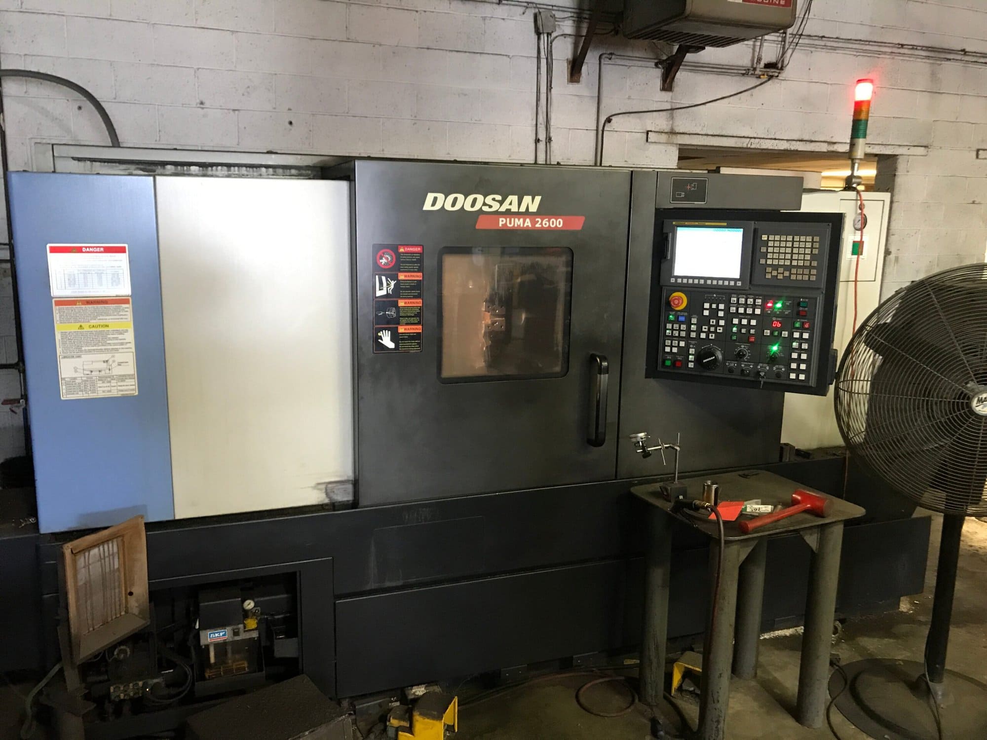Doosan Puma 2600 CNC Lathe, 2011 - Tailstock, 12" Chuck