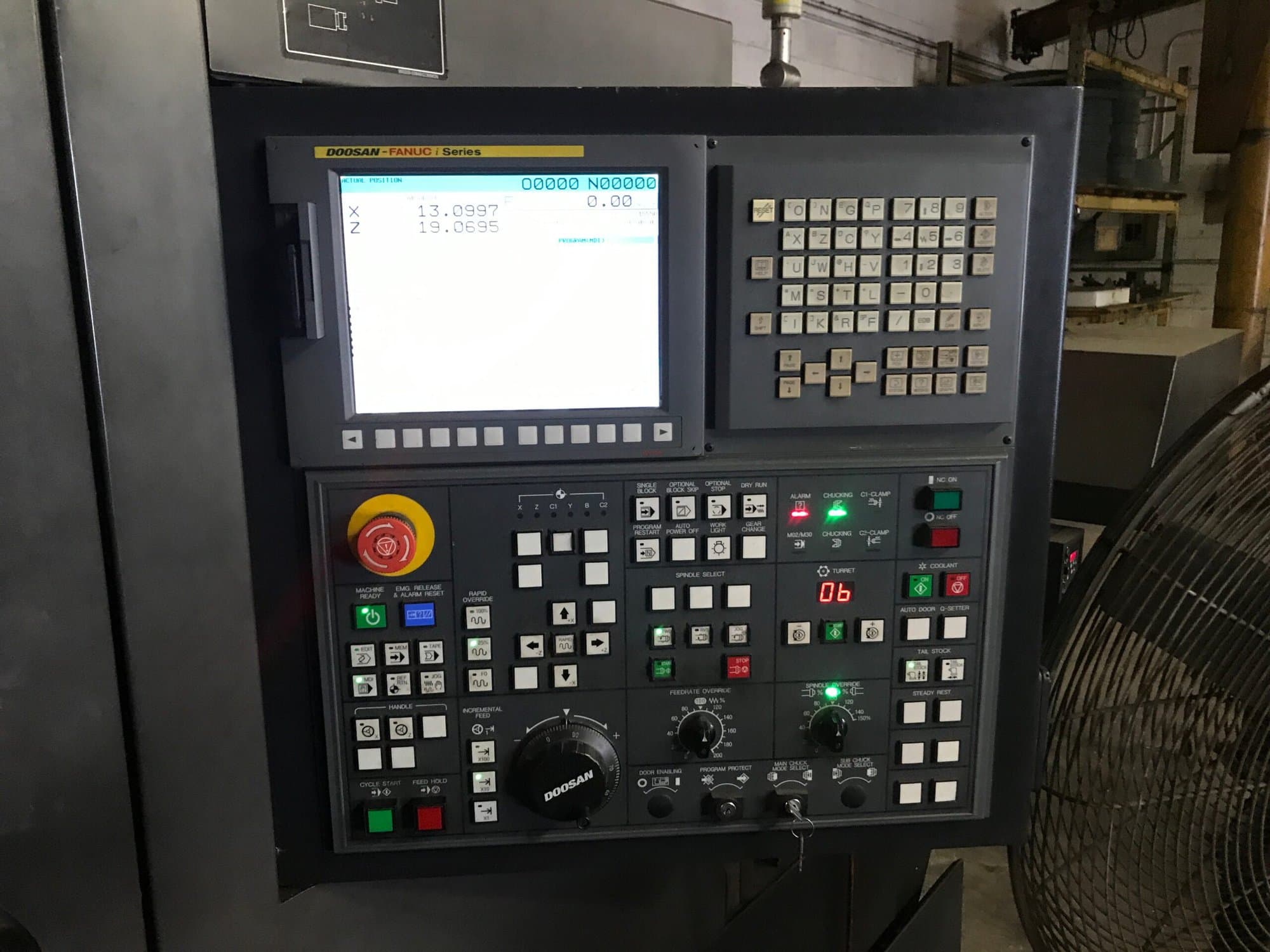 Doosan Puma 2600 CNC Lathe, 2011 - Tailstock, 12" Chuck - Image 2