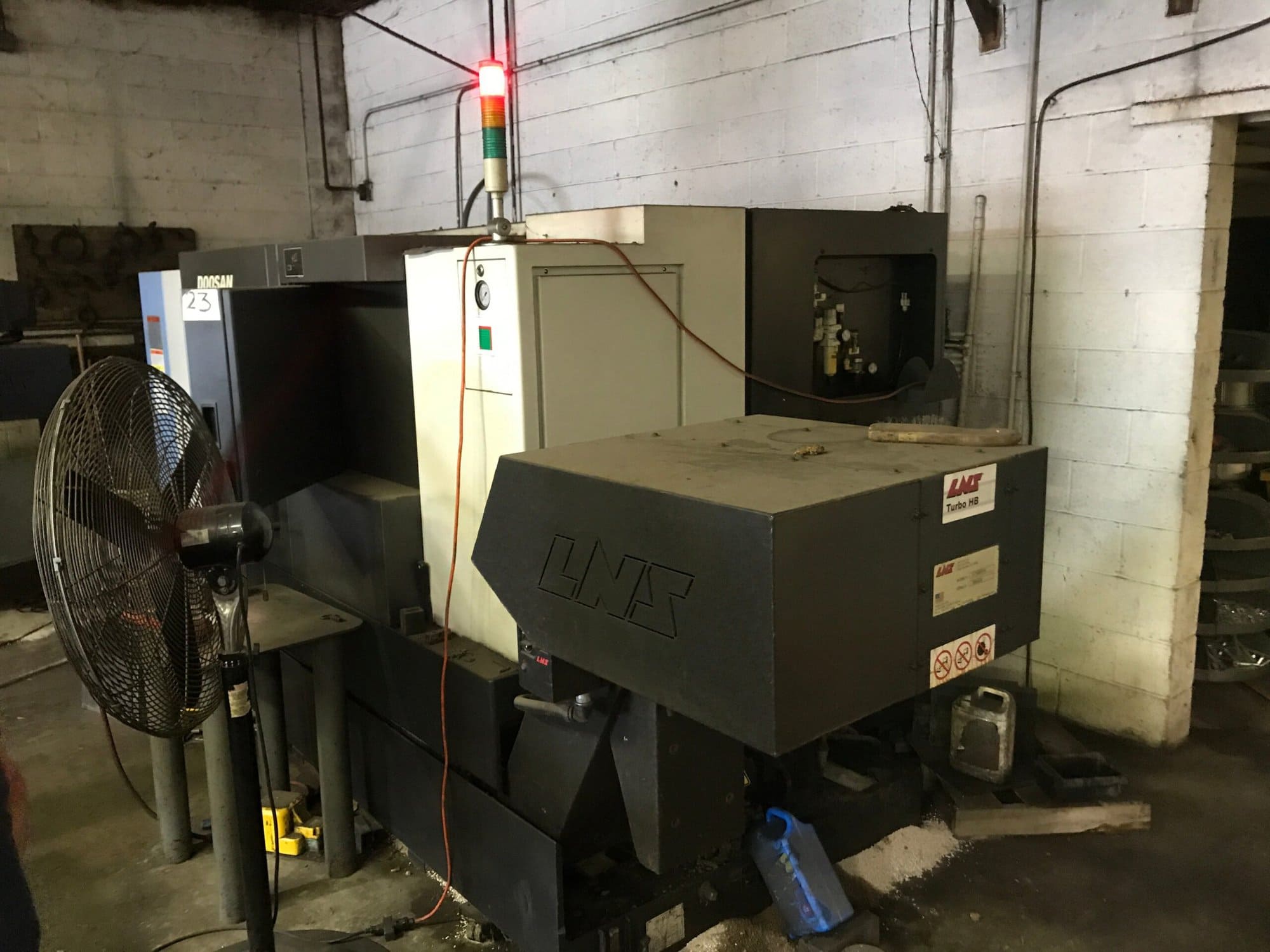 Doosan Puma 2600 CNC Lathe, 2011 - Tailstock, 12" Chuck - Image 4