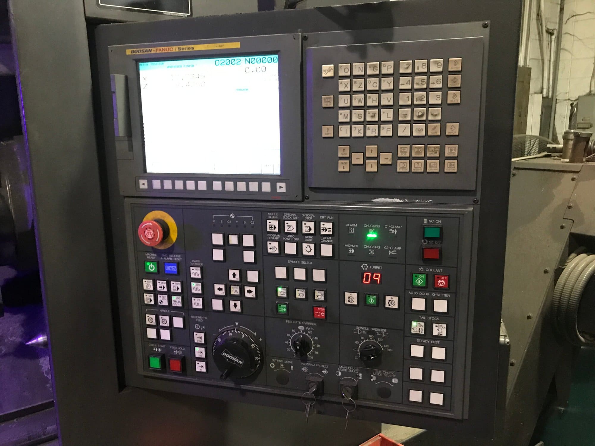 Doosan Puma 2600 CNC Lathe, 2013 - Chip Conveyor, Tool Setter - Image 5