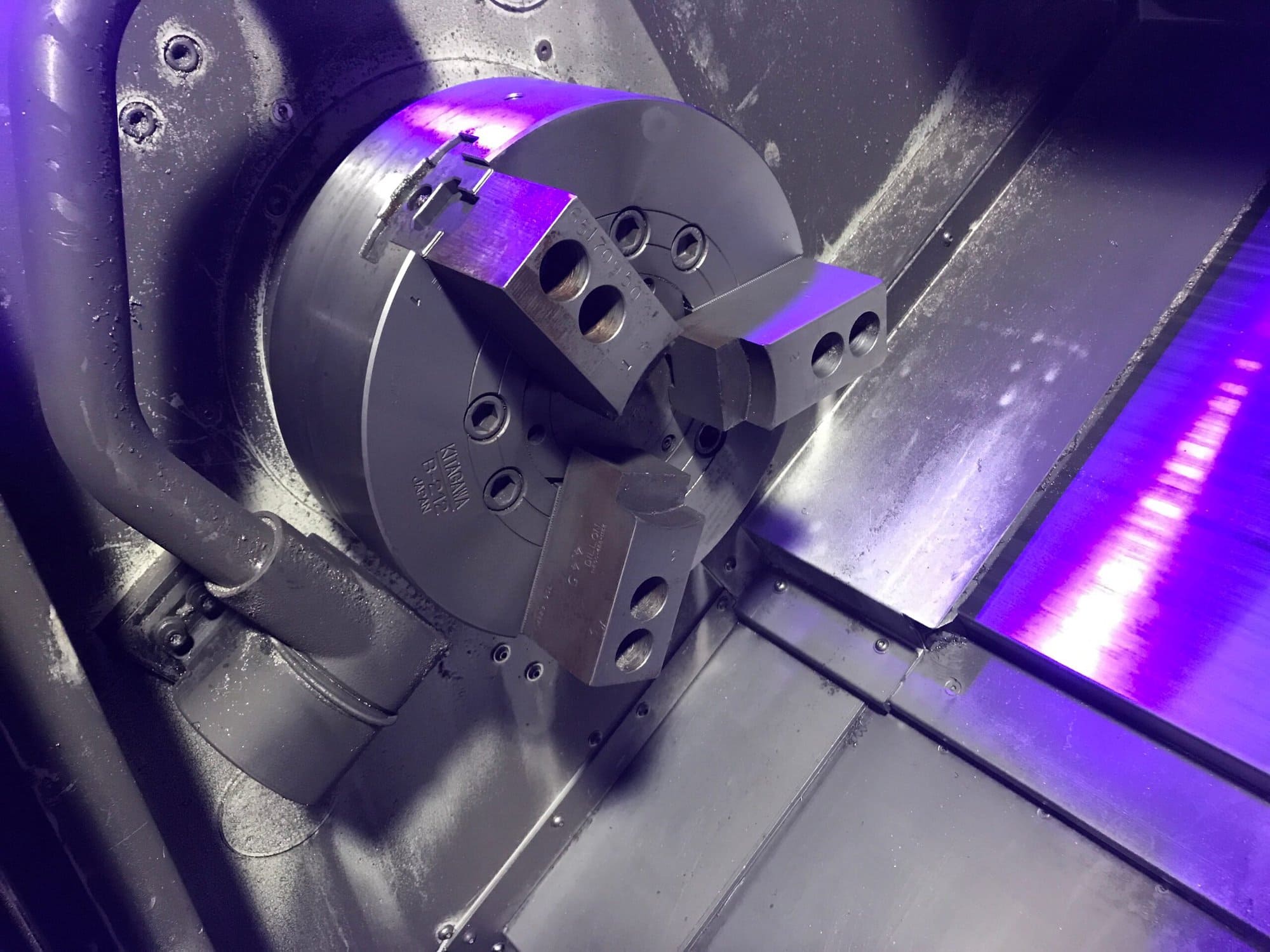 Doosan Puma 2600 CNC Lathe, 2013 - Chip Conveyor, Tool Setter - Image 11