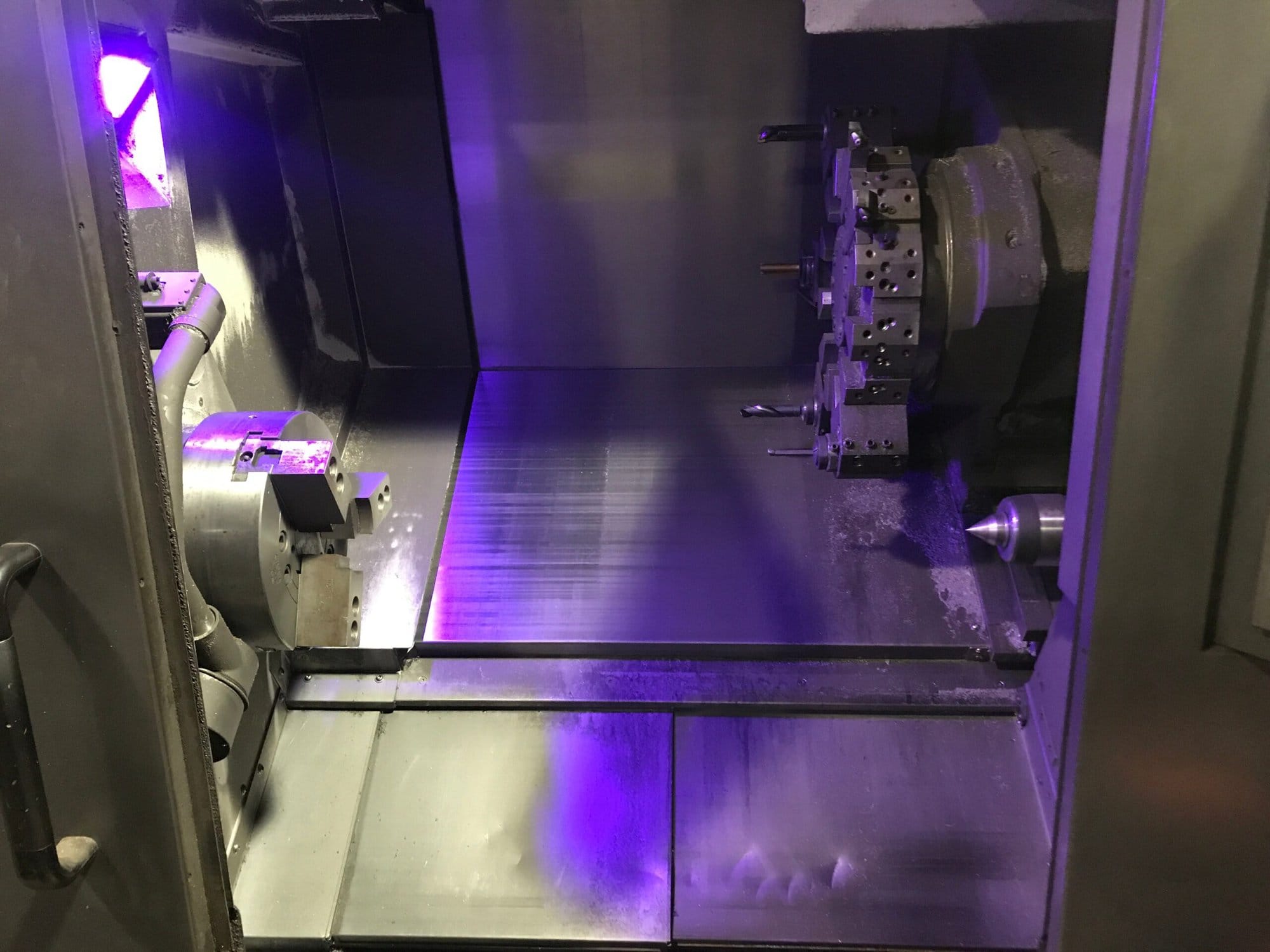 Doosan Puma 2600 CNC Lathe, 2013 - Chip Conveyor, Tool Setter - Image 7