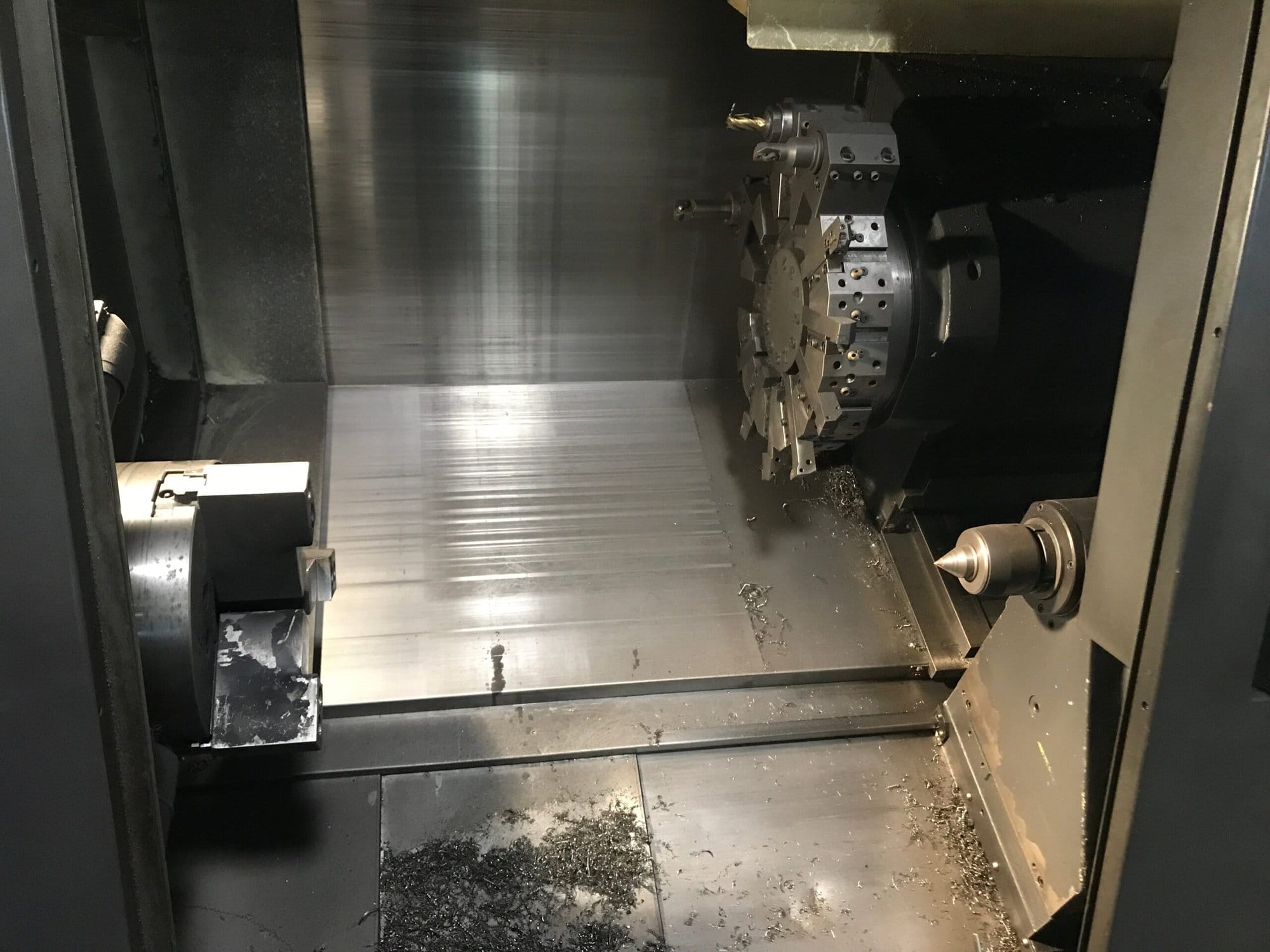 Doosan Puma 2600 CNC Lathe, 2011 - Tailstock, Chip Conveyor - Image 6
