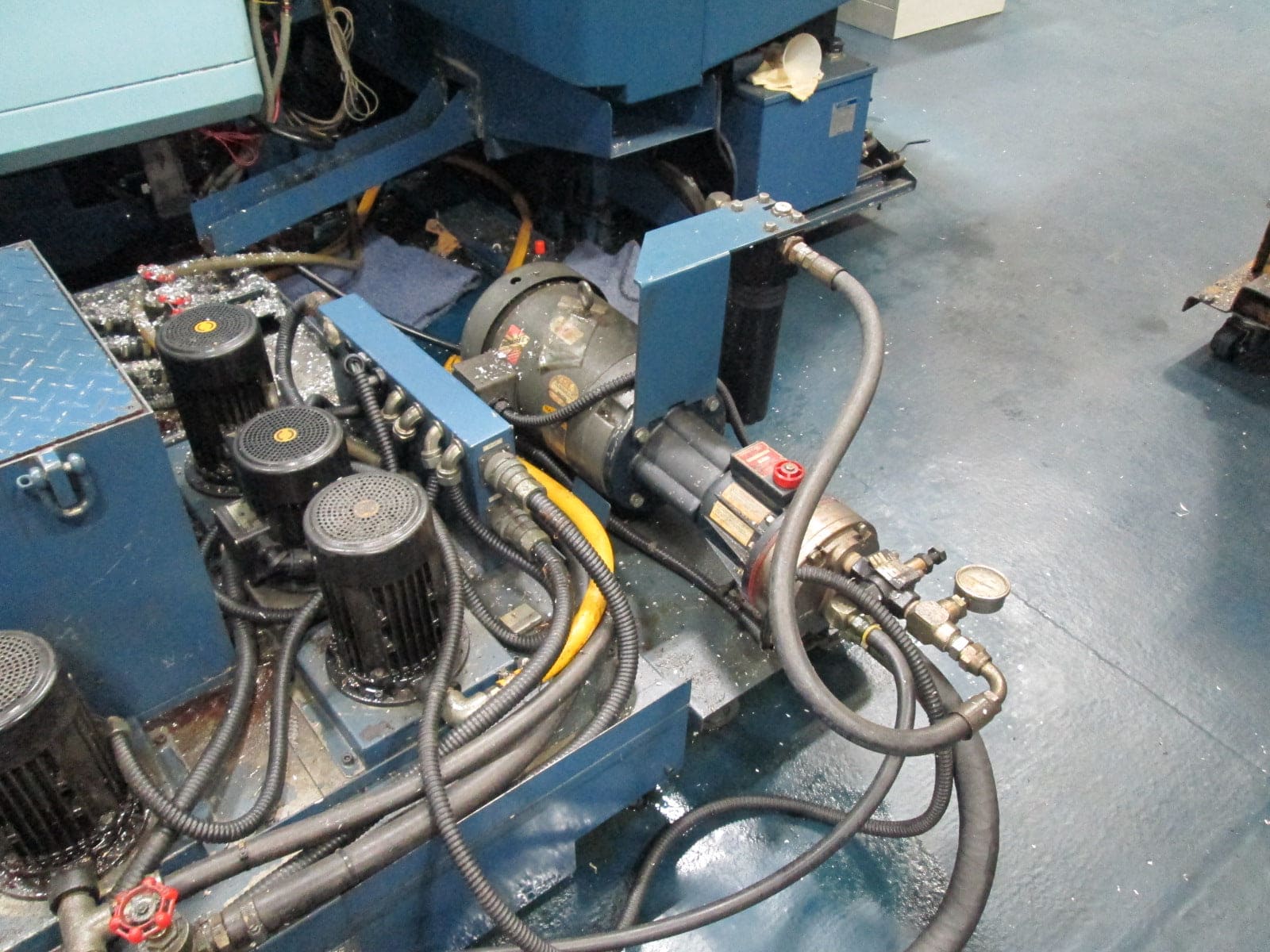 Matsuura MAM 500HG HMC, 1999 - Chip Conveyor, Fanuc Control - Image 9