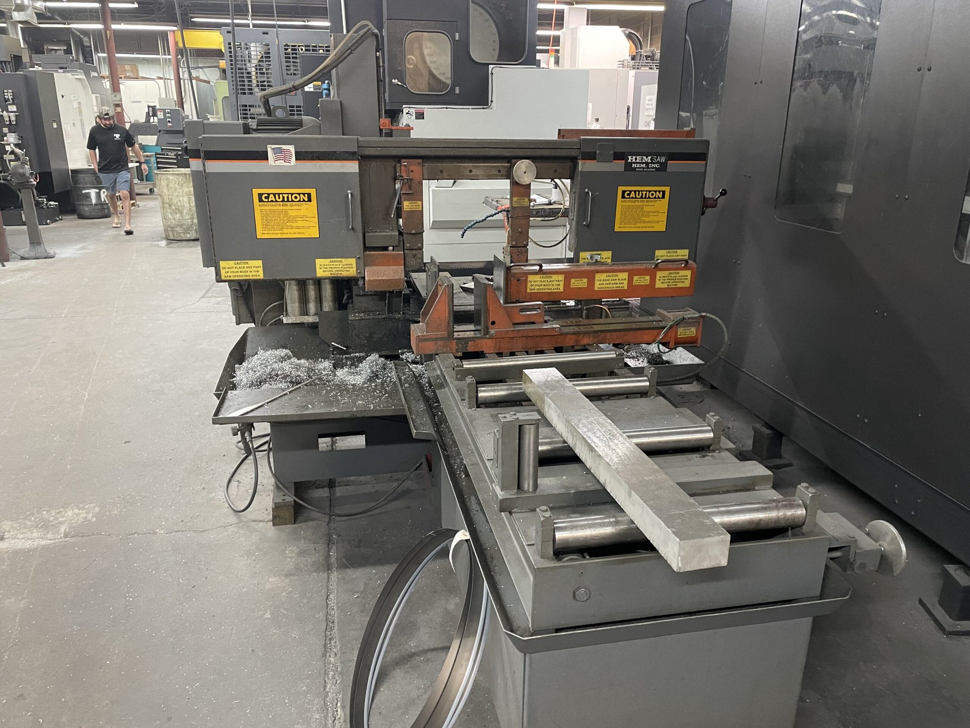 14" X 20" Hem Twister Auto Horizontal Mitering Band Saw - Auto Infeed Table - Image 10