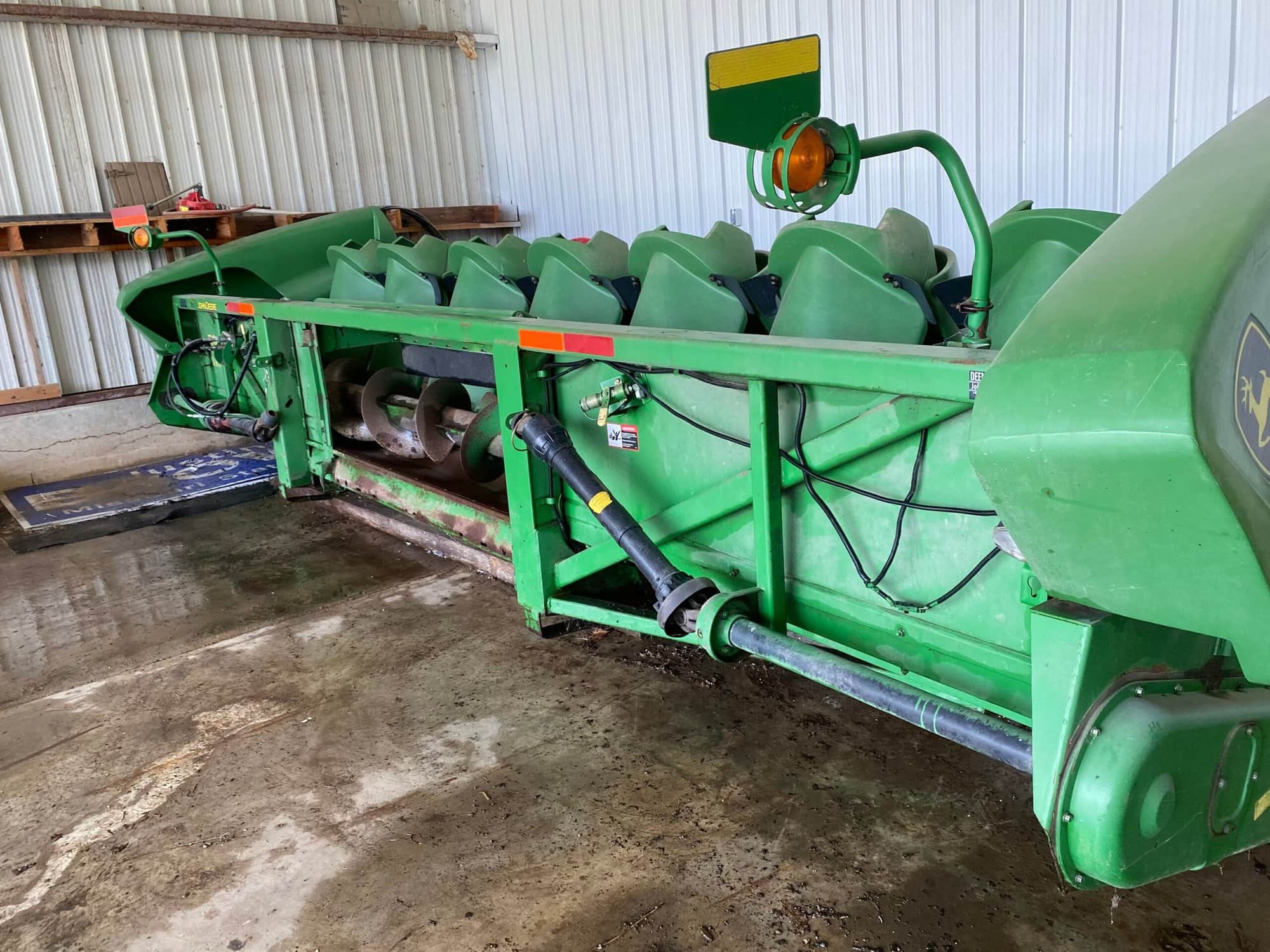 John Deere 893 Corn Head, 2002