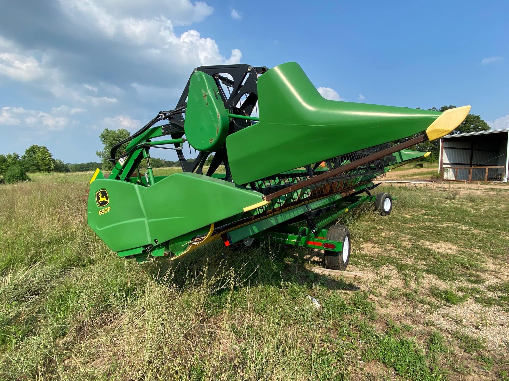 John Deere 630 F Flex Head, 2009 - Used 2 Seasons w/ Trailer