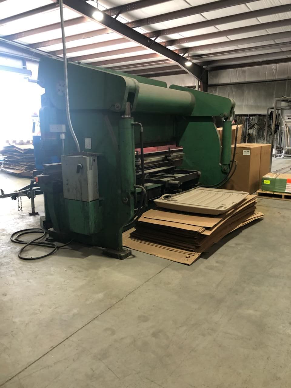 250 Ton x 14' Accurpress 725014 Press Brake, 1993 - Image 4