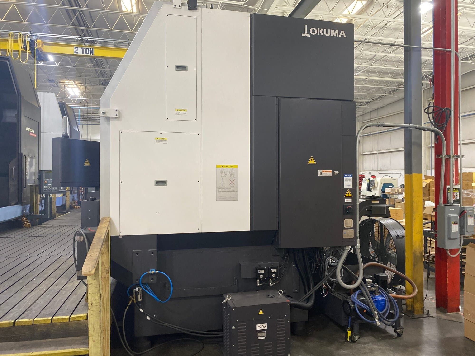 Okuma V100R VTL, 2014 - Chip Conveyor, Mist Collector - Image 9