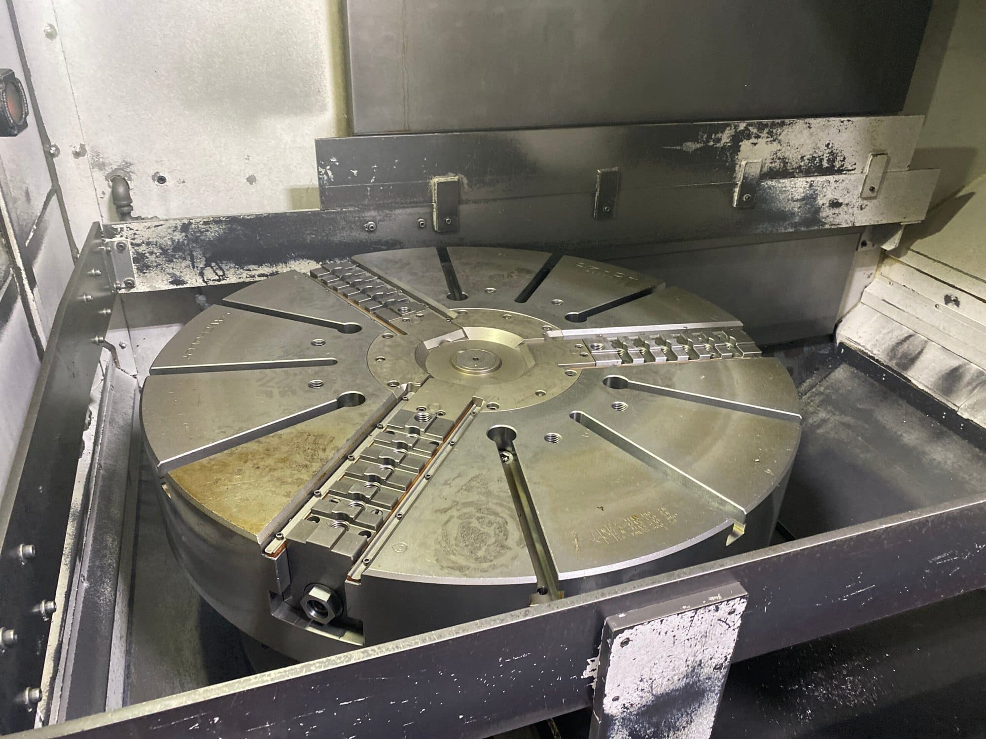 Okuma V100R VTL, 2014 - Chip Conveyor, Mist Collector - Image 6