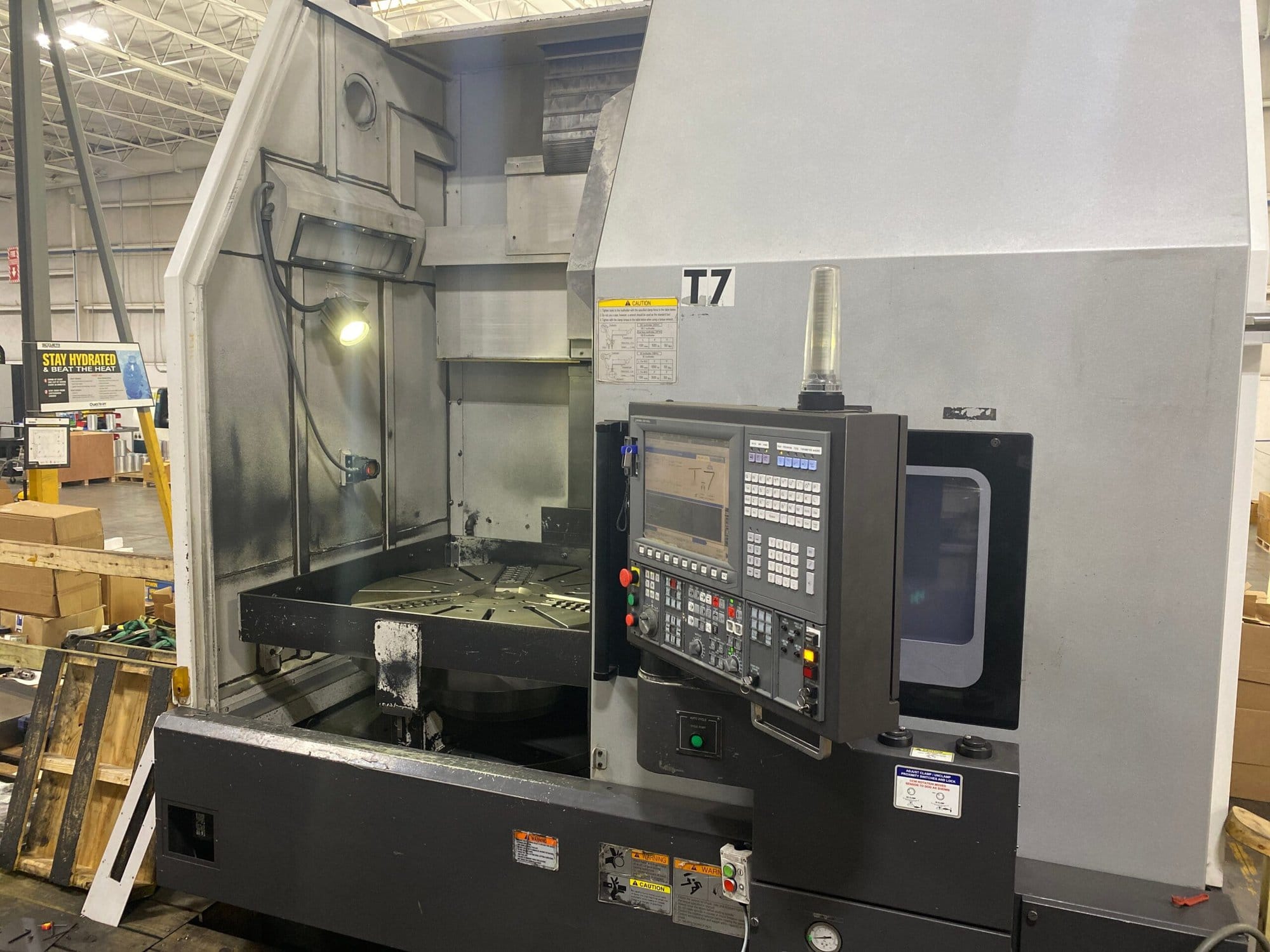 Okuma V100R VTL, 2014 - Chip Conveyor, Mist Collector - Image 3