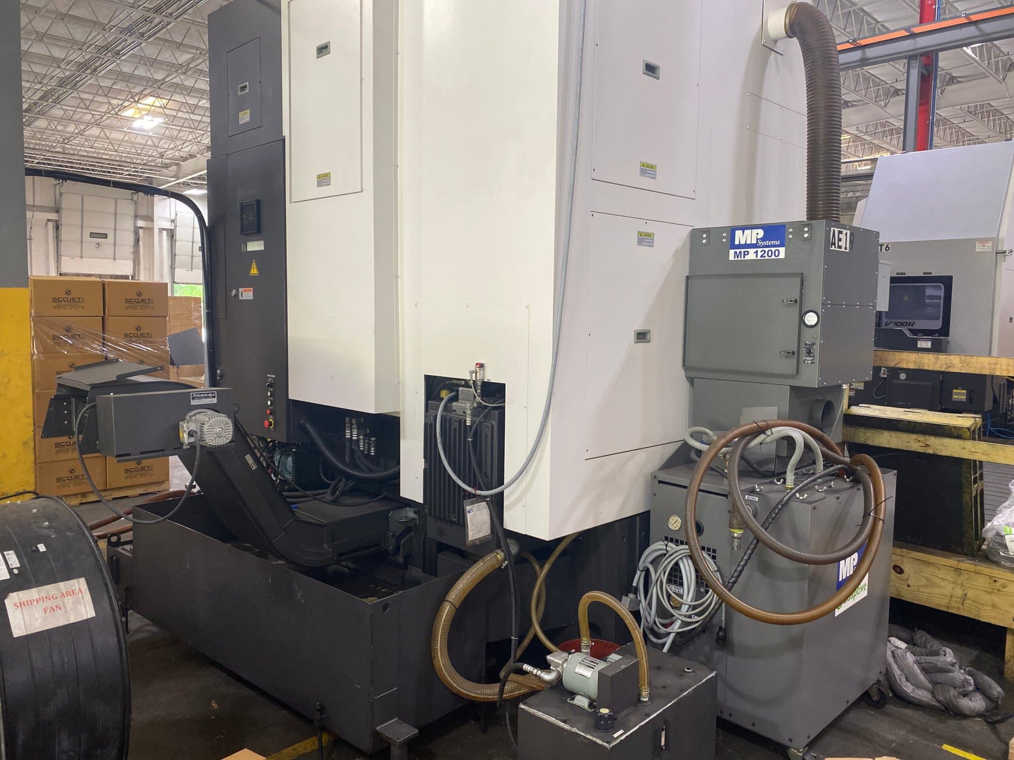 Okuma V100R VTL, 2014 - Chip Conveyor, Mist Collector - Image 8