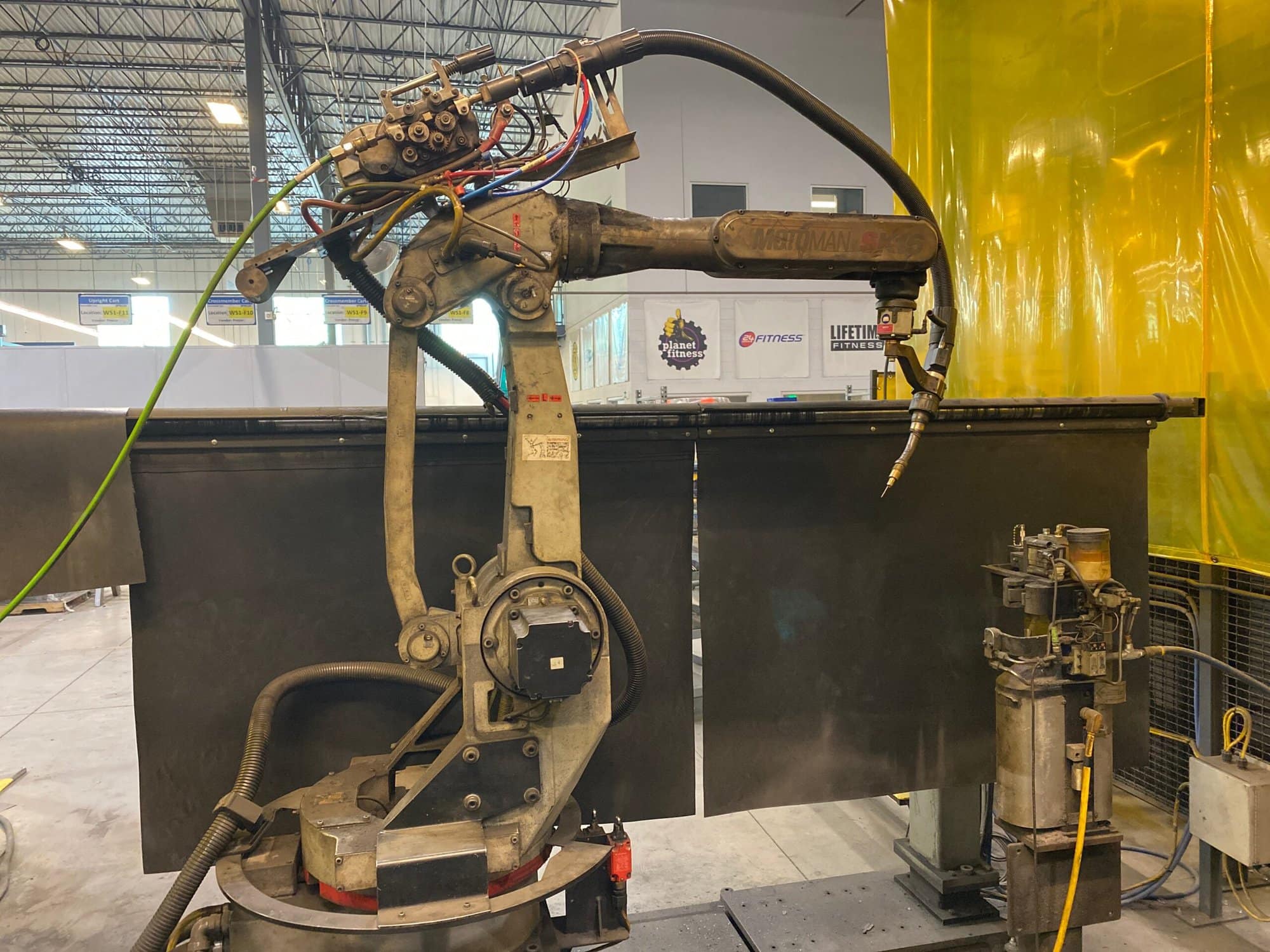 Yaskawa Motoman MRC TYPE ERCR-SK16-MA00 Welding Robot, 1998 - Dual Tables, Sensarc UC350 Welder (2) - Image 6
