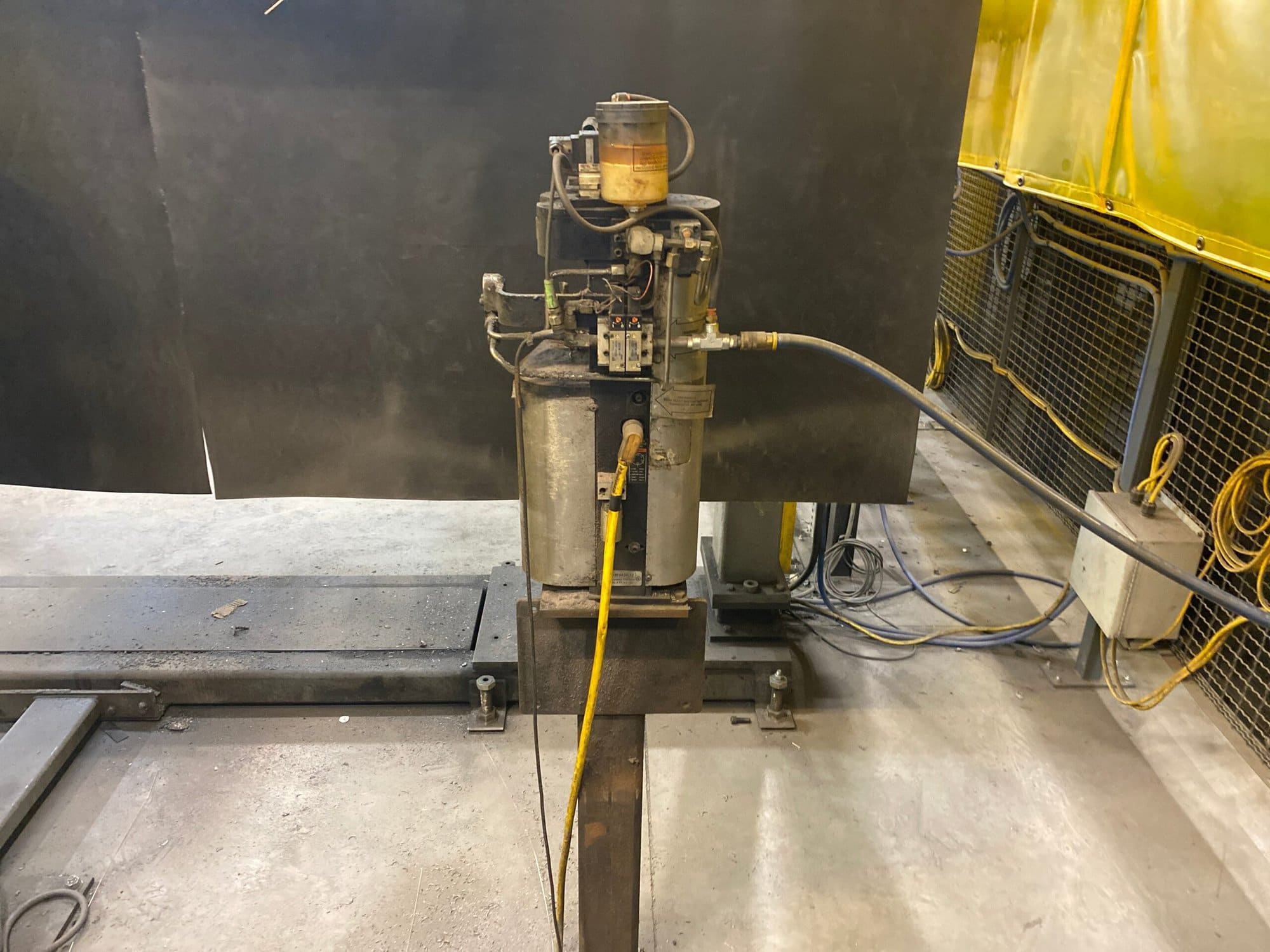 Yaskawa Motoman MRC TYPE ERCR-SK16-MA00 Welding Robot, 1998 - Dual Tables, Sensarc UC350 Welder (2) - Image 5