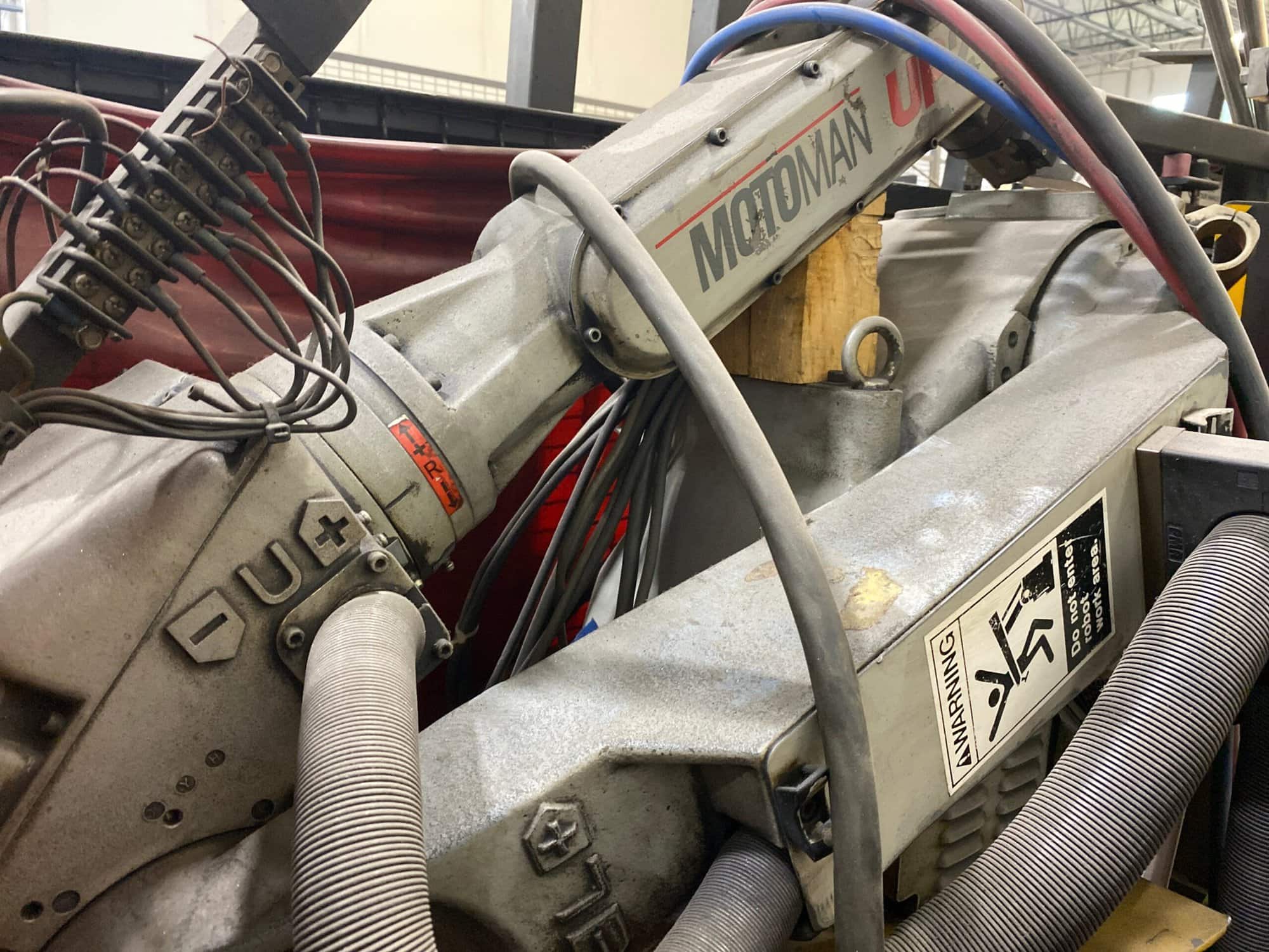 Yaskawa Motoman XRC ERCR-UP20-2B00 Robotic Welding Cell, 2000 - Image 2