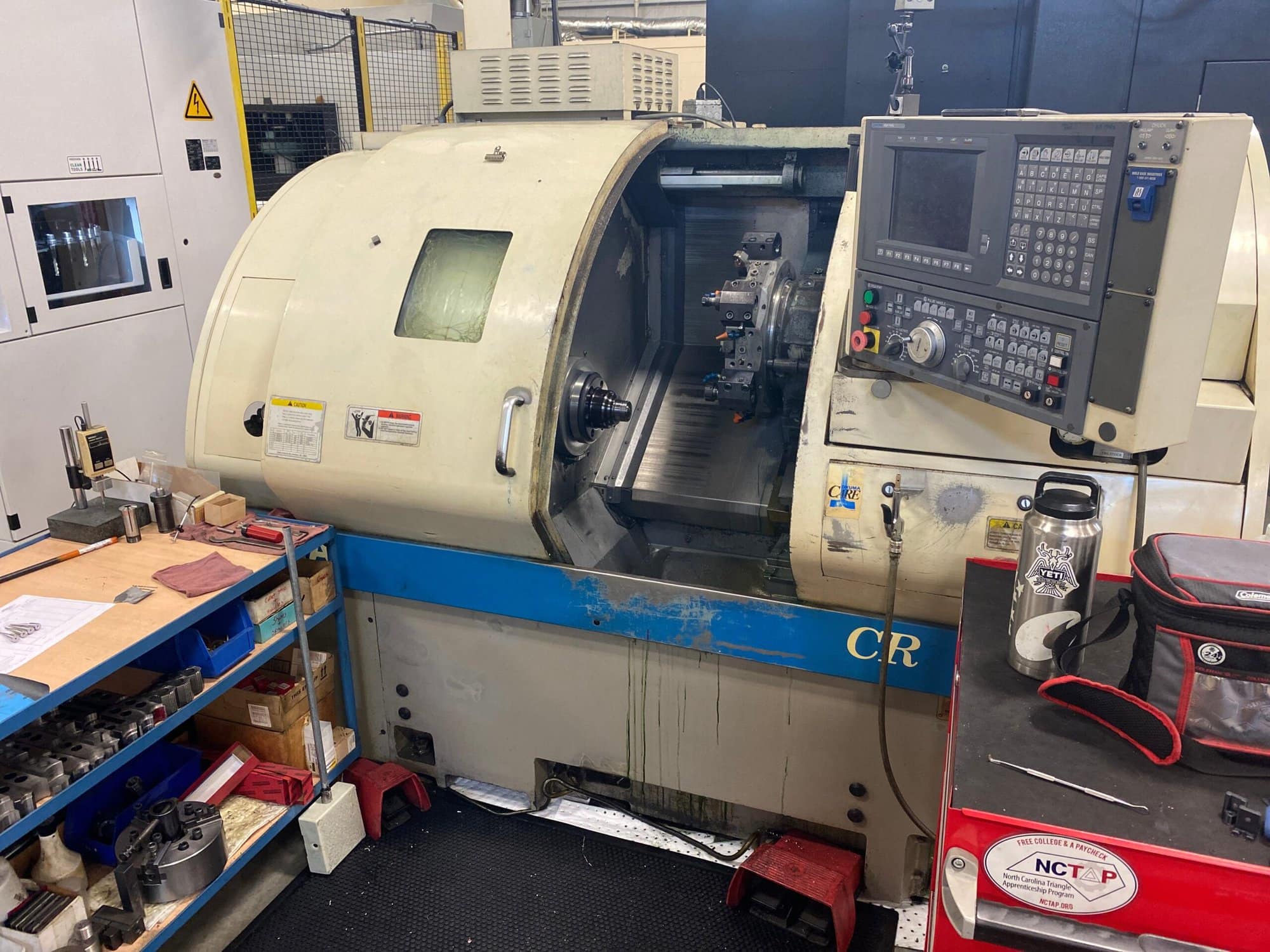 Okuma Crown 762E CNC Lathe, 1997 - w/OSP700L Control, 8" Chuck, Tool Holders - Image 3