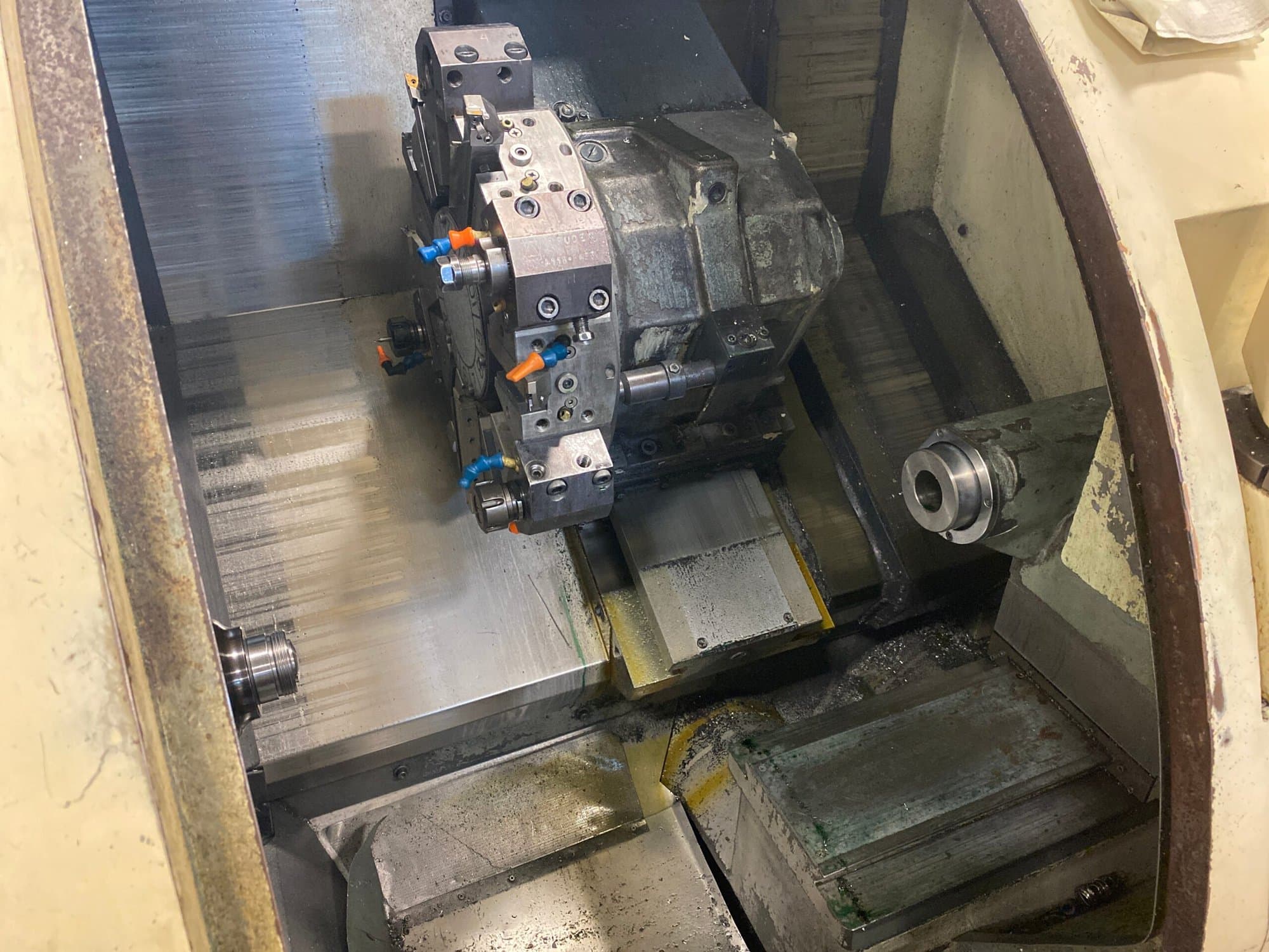 Okuma Crown 762E CNC Lathe, 1997 - w/OSP700L Control, 8" Chuck, Tool Holders - Image 4