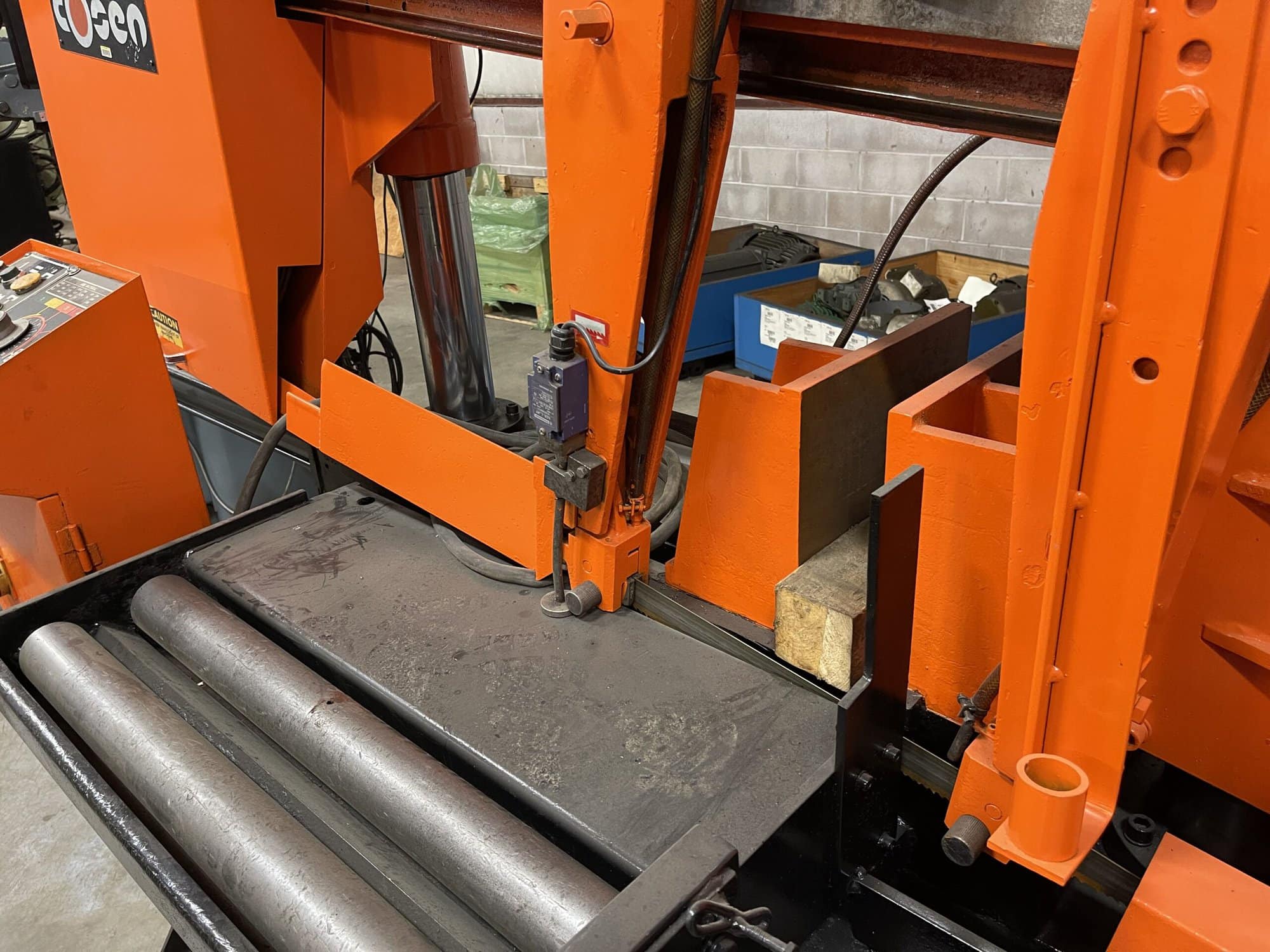 20" X 28" Cosen Sh-2028F Semi Automatic Horizontal Bandsaw - 2004, Available Immediately - Image 4