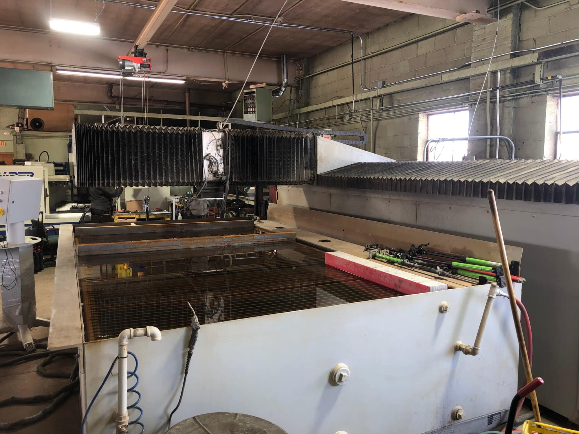 6' x 13' Flow Mach 3 4020b CNC Waterjet, 2008- 87,000 PSI - Image 2