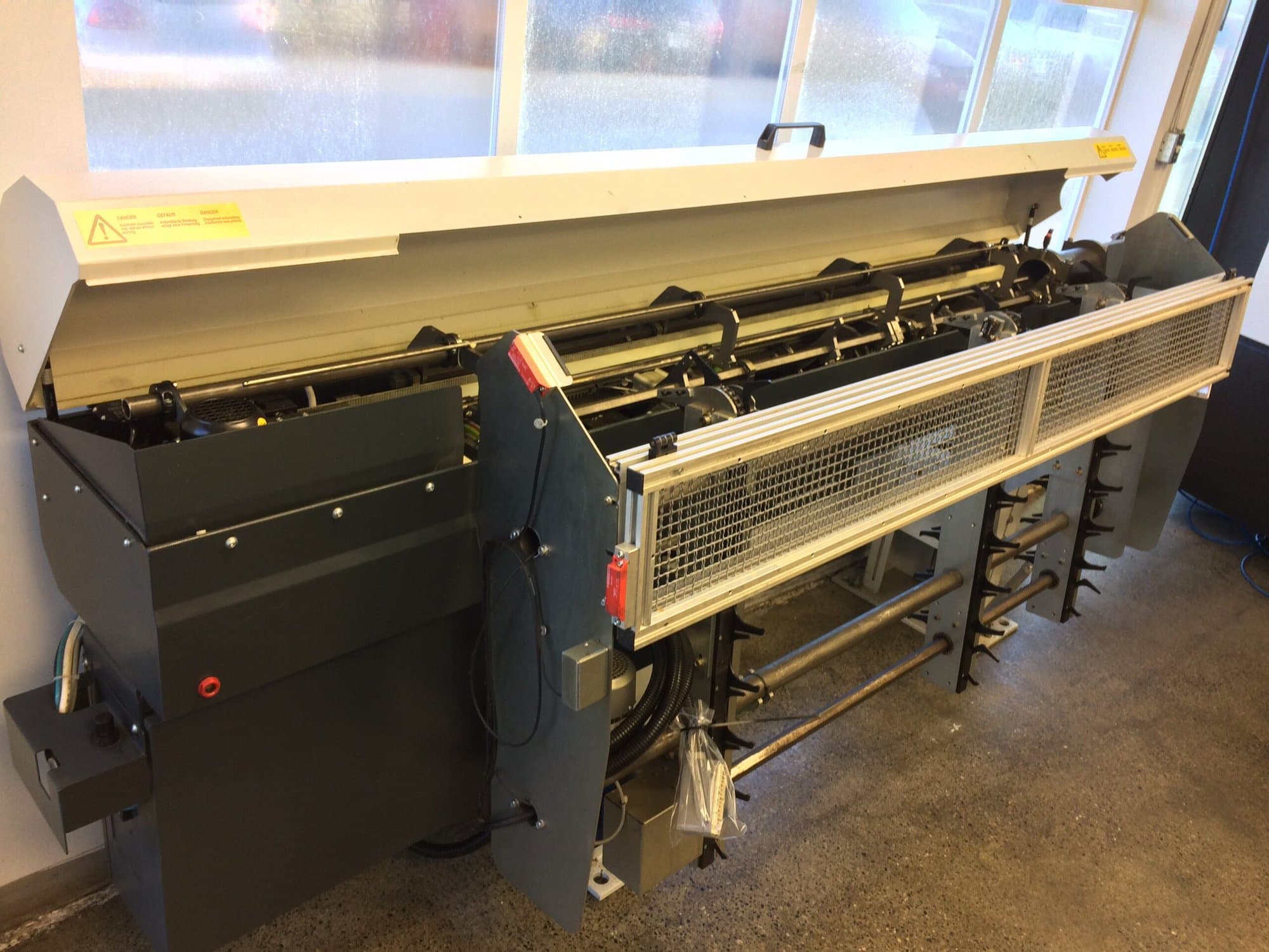 LNS Quick Six Bar Feeder, 2012 - Purchased and Never Used, 7 Liners Include - Image 2