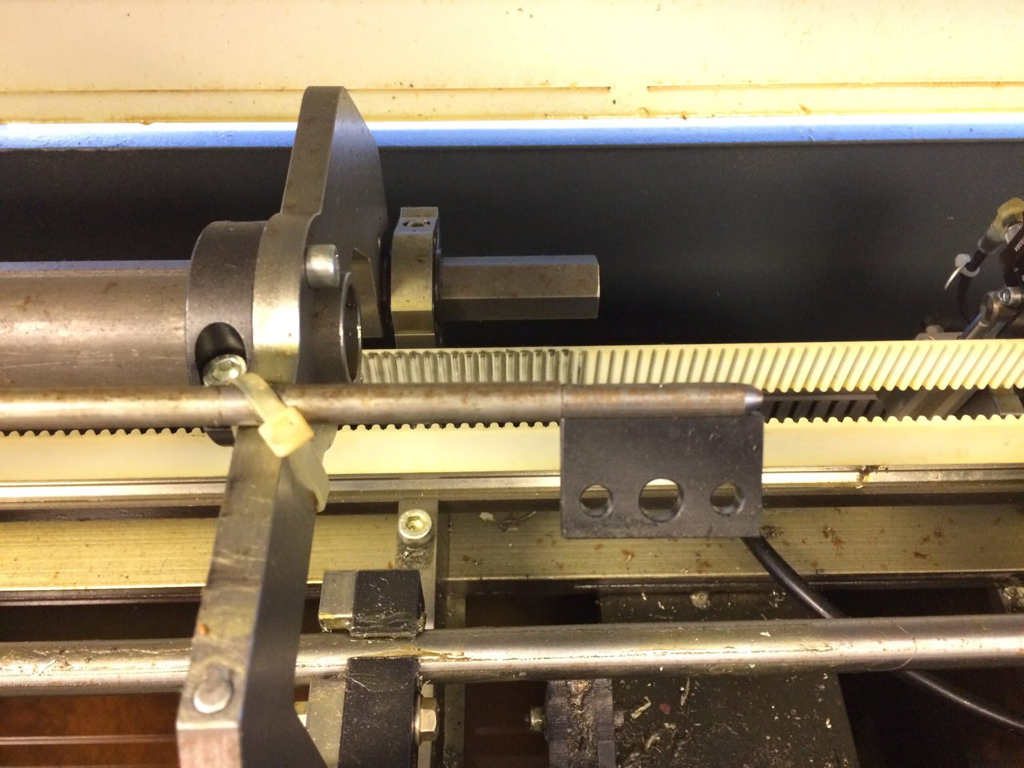 LNS Quick Six Bar Feeder, 2012 - Purchased and Never Used, 7 Liners Include - Image 4