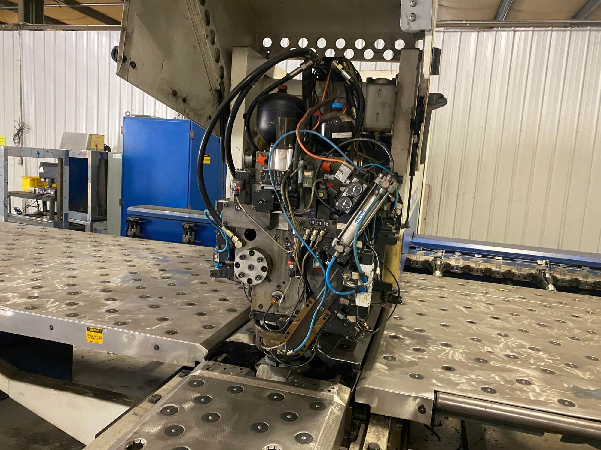 25 Ton Trumpf Trumatic 500 CNC Turret Punch, 1998 - 4' x 8' Table - Image 5