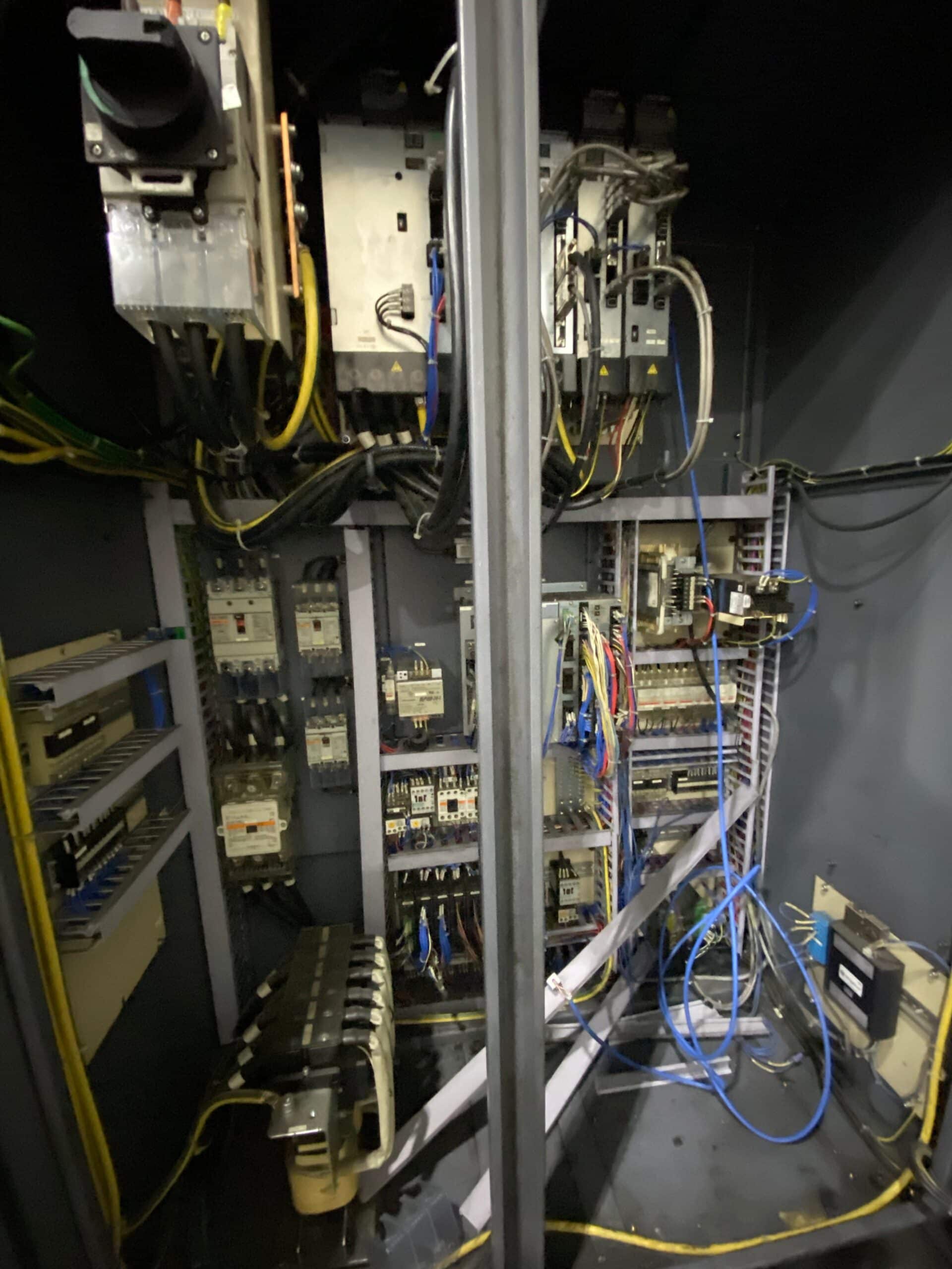 Okuma LAW-FII(L) CNC Wheel Lathe, 2011 - Video, Under Power - Image 13