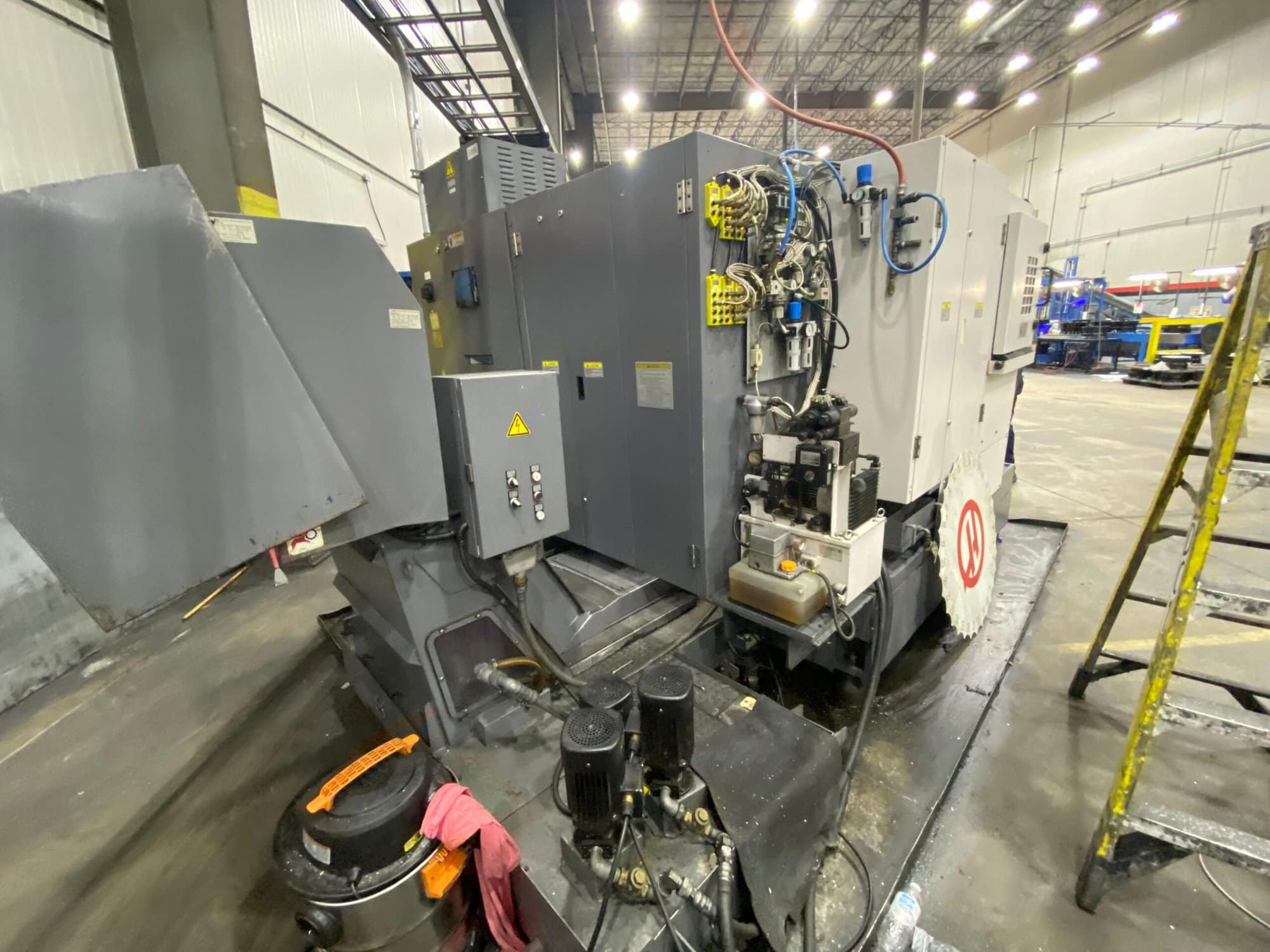 Okuma LAW-FII(L) CNC Wheel Lathe, 2011 - Video, Under Power - Image 10