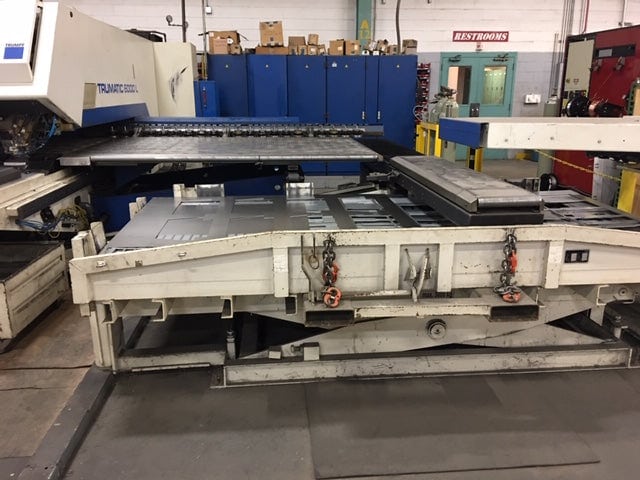 25 Ton Trumpf Trumatic TC6000 CNC Punch With 3200 Watt Laser, 2005- Sheet Master Load/Unload - Image 4