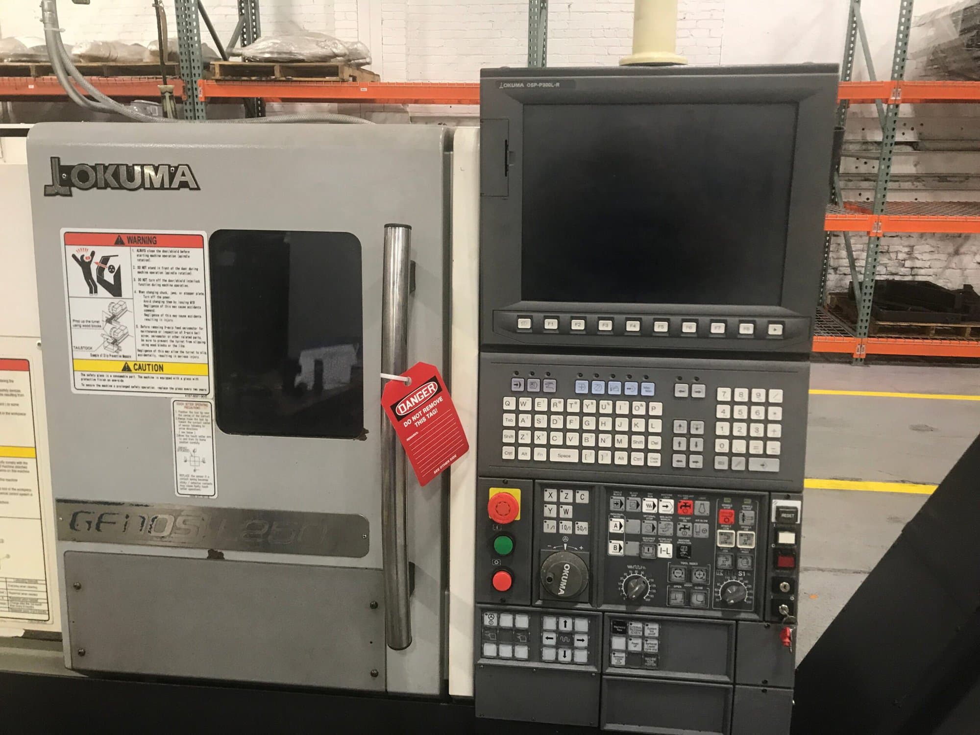 Okuma Genos L250 CNC Lathe, 2014 - Chip Conveyor, Tailstock - Image 3