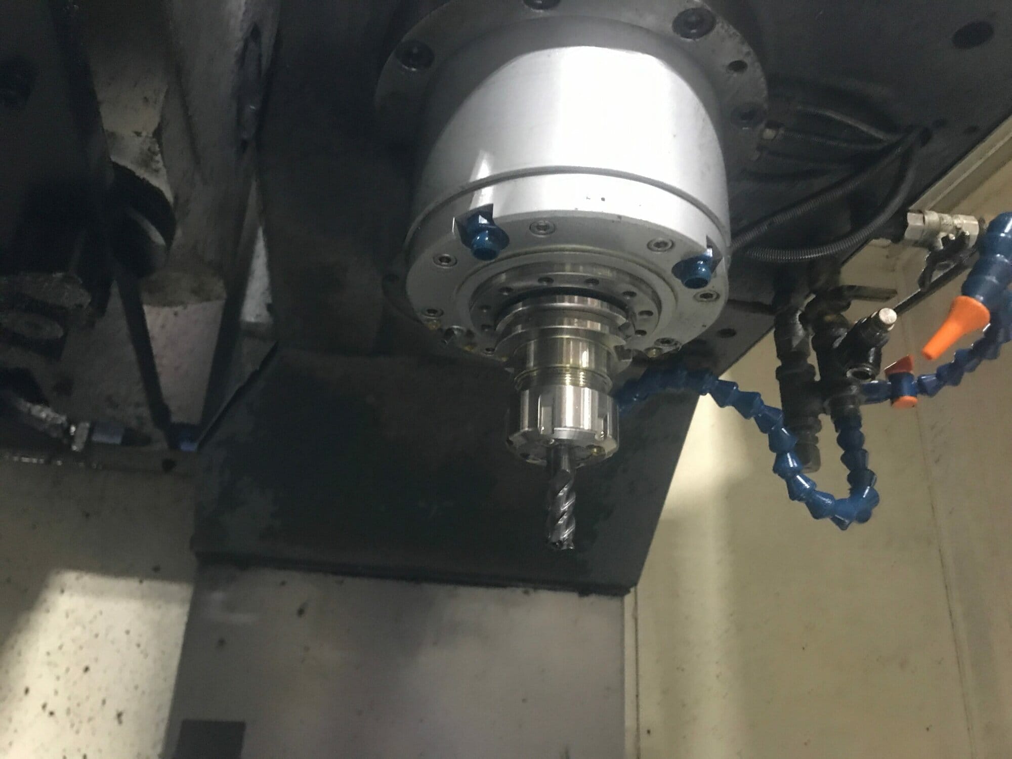 Mighty Viper Pro 1000AG VMC, 2009 - 4th Axis, Chip Conveyor - Image 8