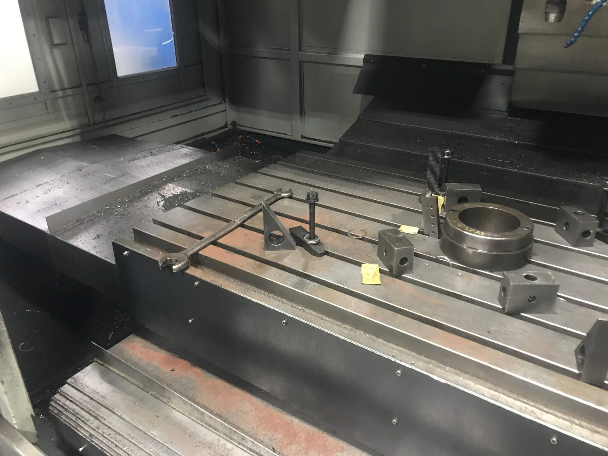 Sharp SVG-6335A VMC, 2012- 40 Station ATC, Fanuc Oi-MD - Image 4
