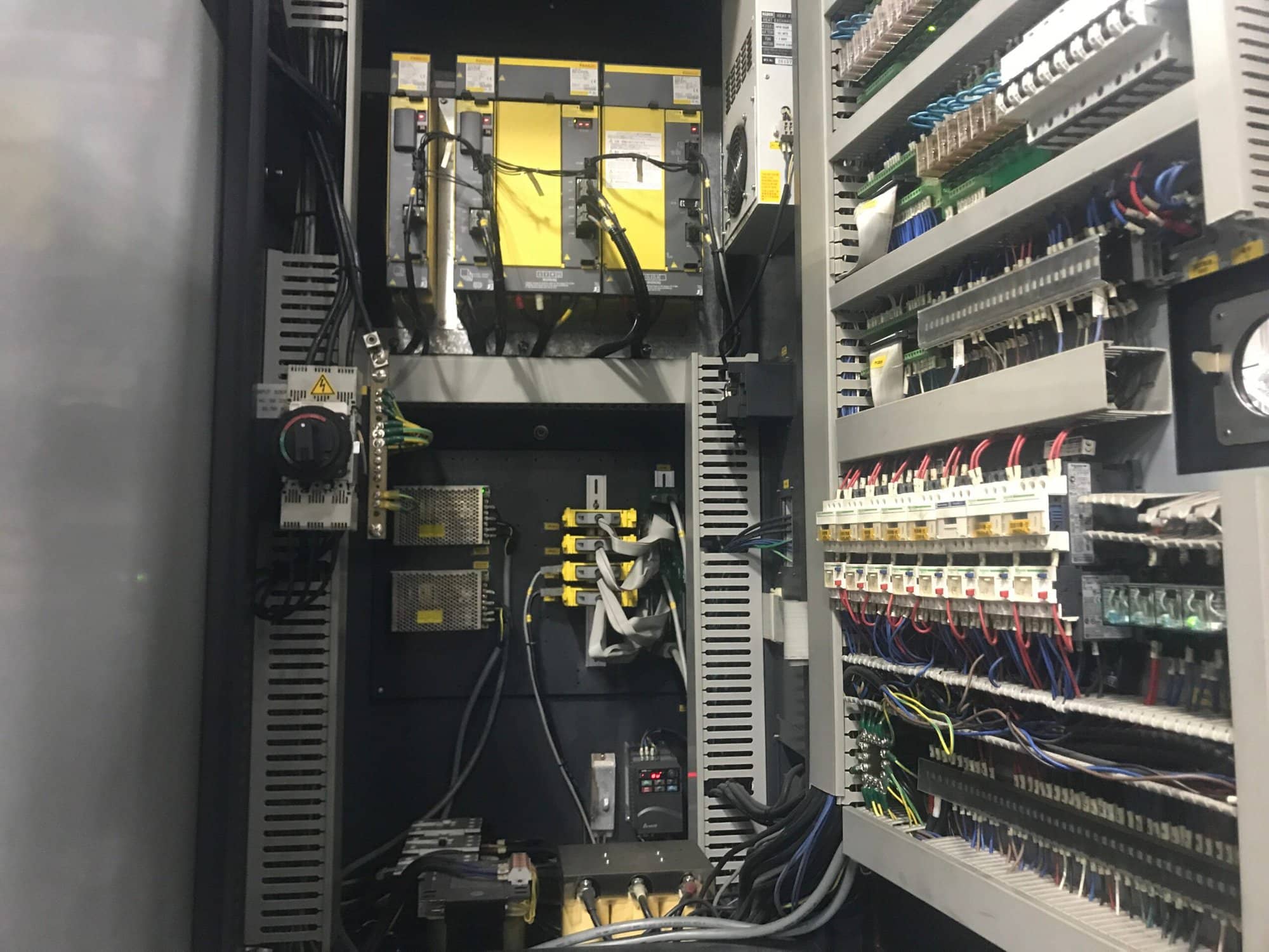 Sharp SVG-6335A VMC, 2012- 40 Station ATC, Fanuc Oi-MD - Image 12